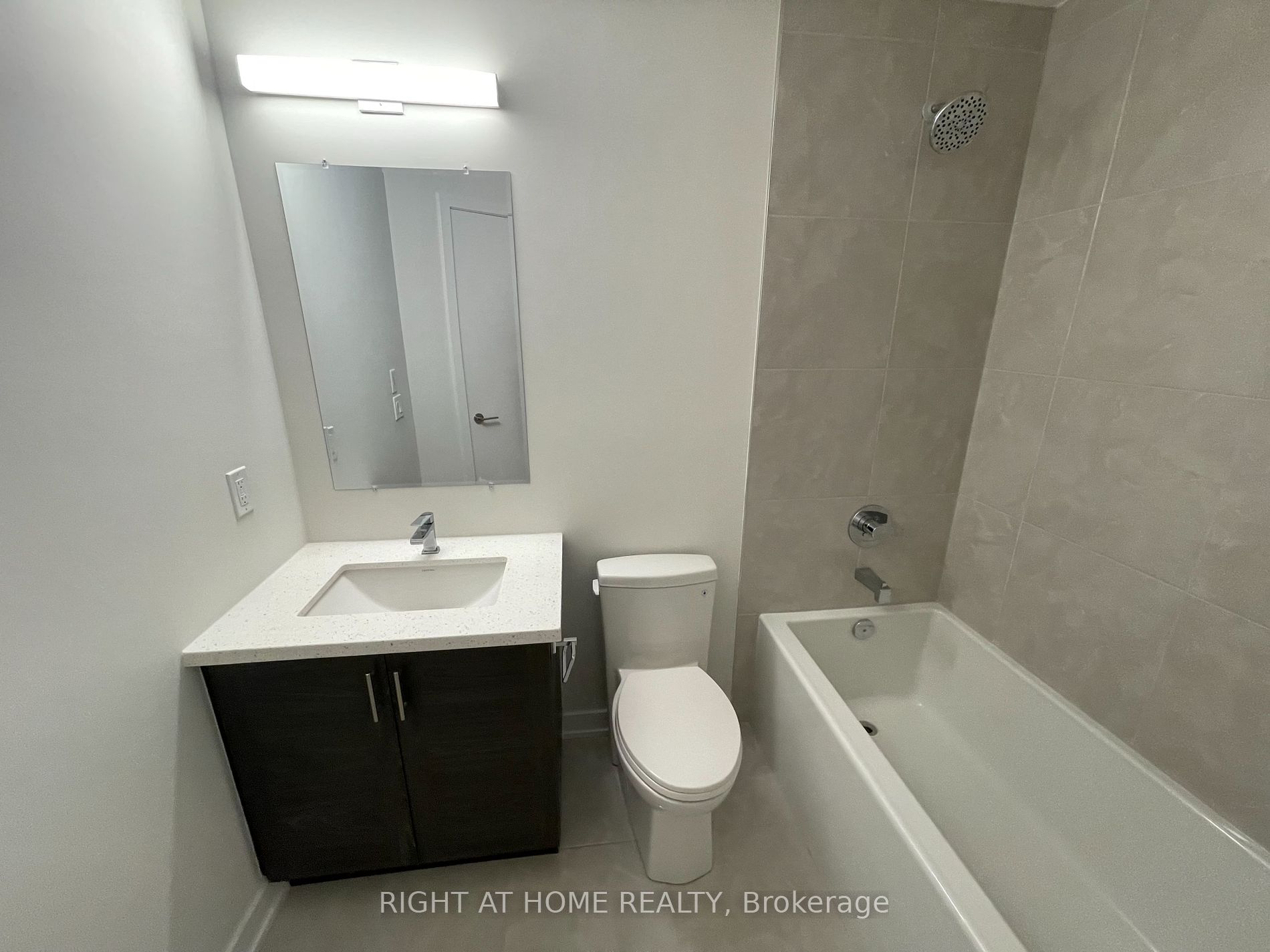 15 Ellerslie Ave, #502