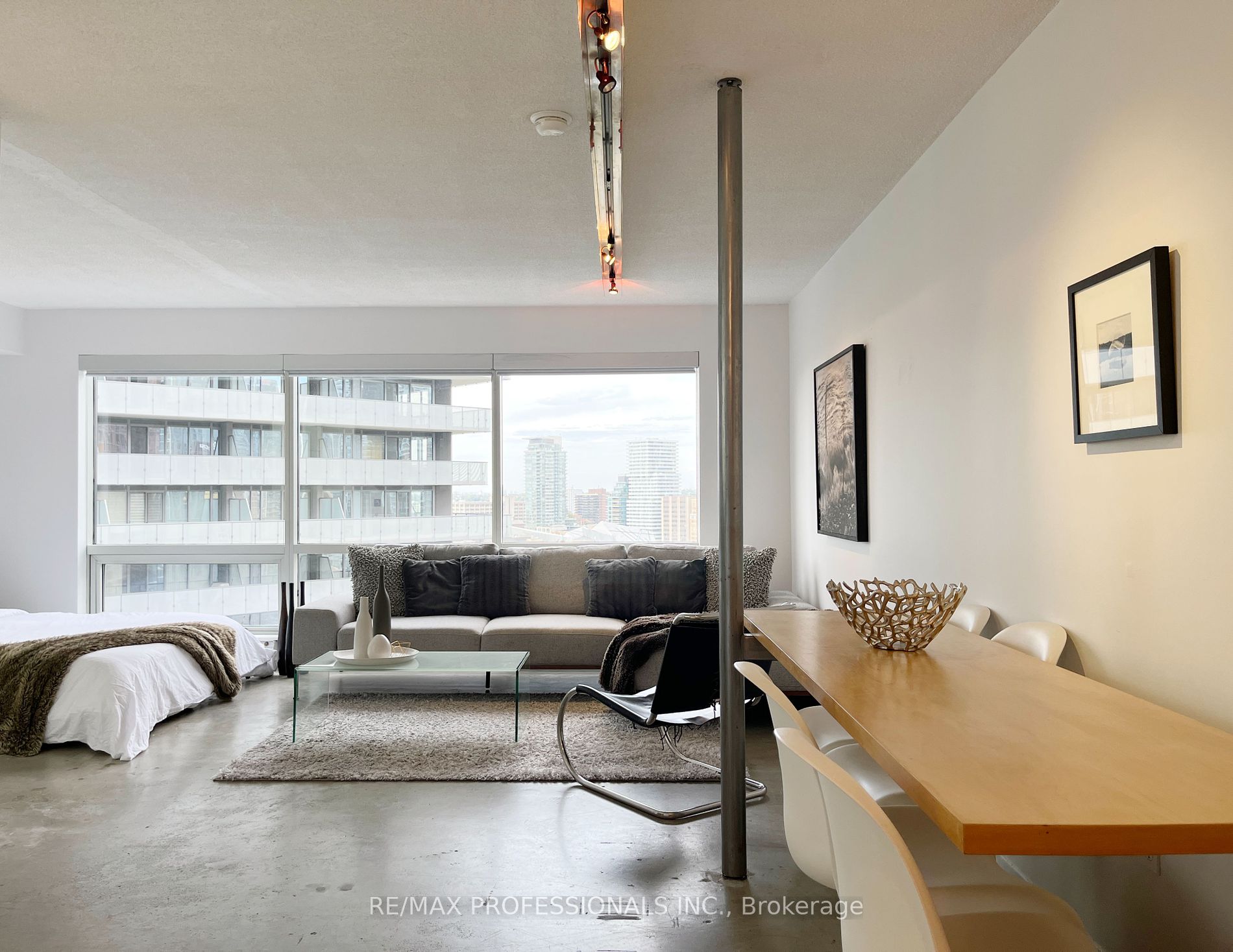 1001 Bay Street, #2316