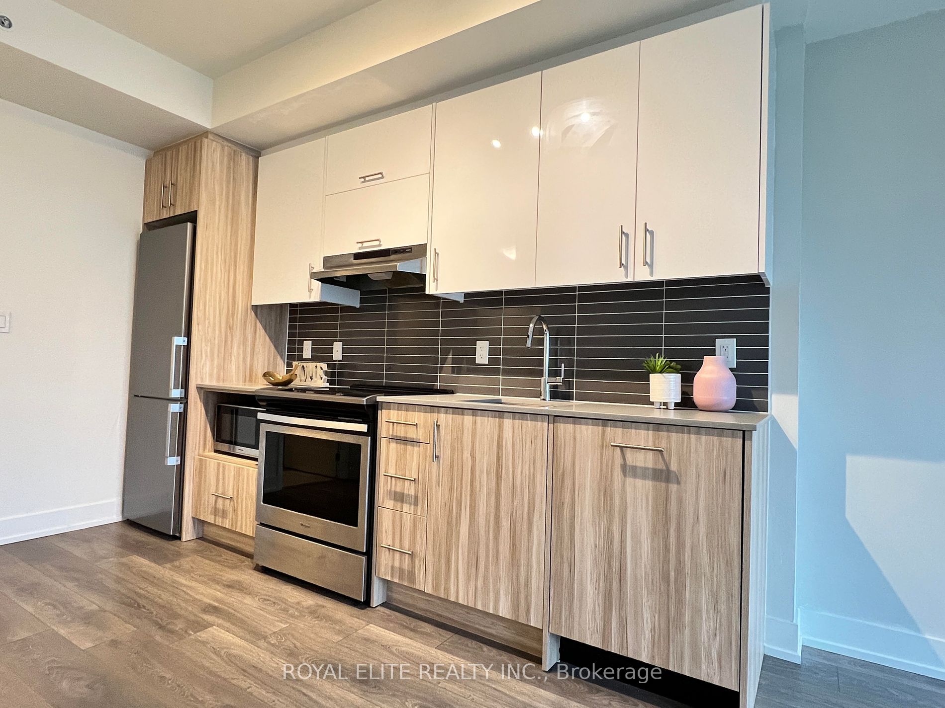 180 Fairview Mall Dr #1001
