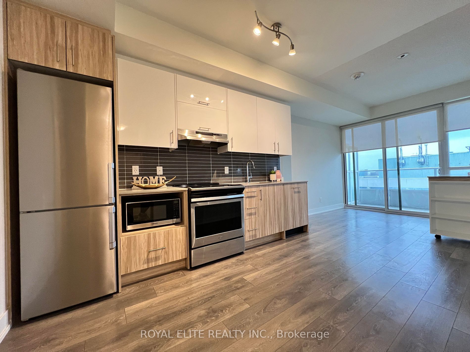 180 Fairview Mall Dr #1001