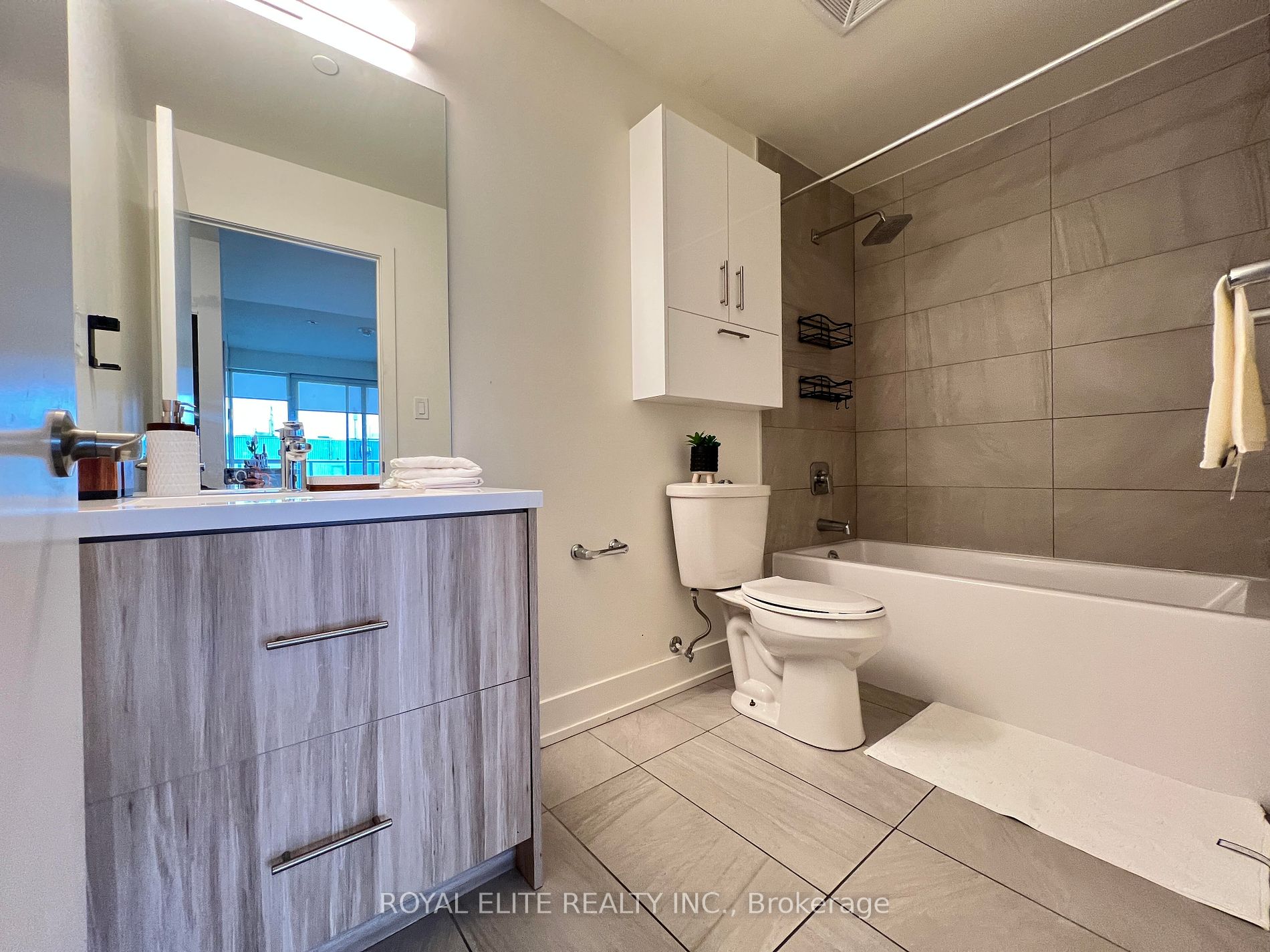 180 Fairview Mall Dr #1001