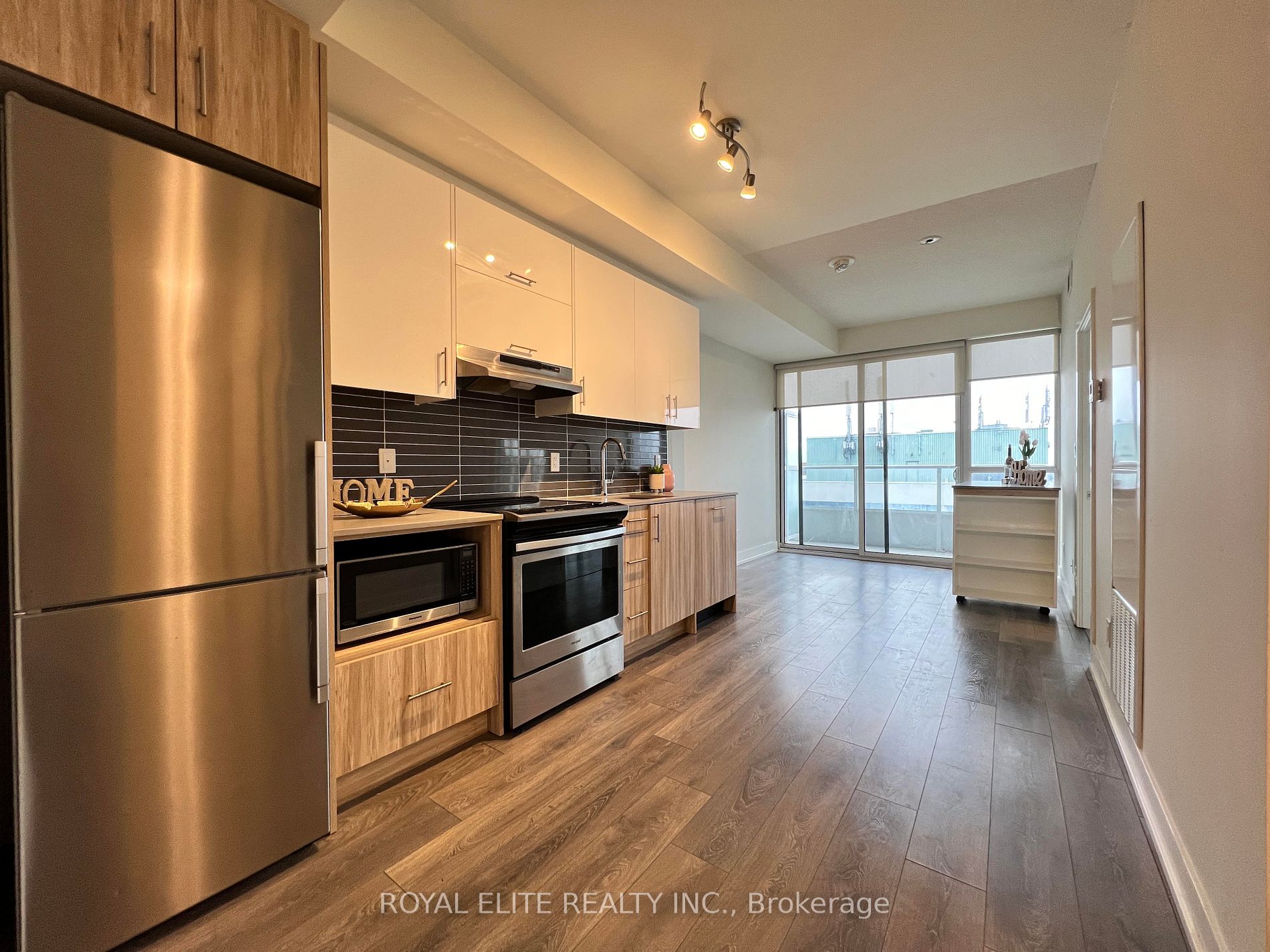 180 Fairview Mall Dr #1001