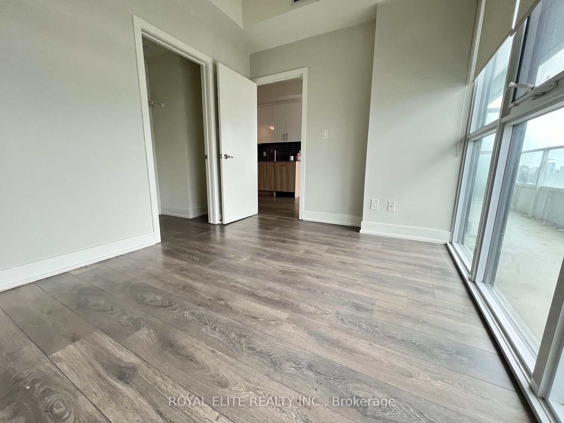 180 Fairview Mall Dr #1001