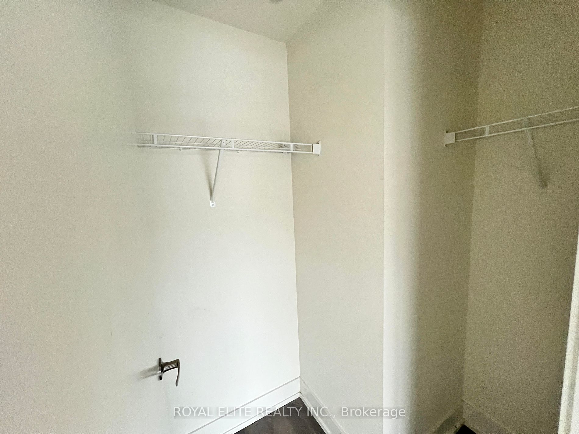 180 Fairview Mall Dr #1001