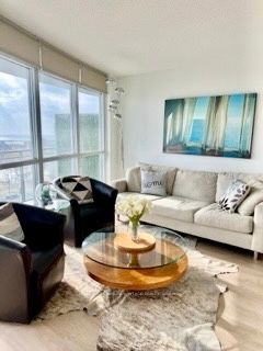 38 Dan Leckie Way, #1512