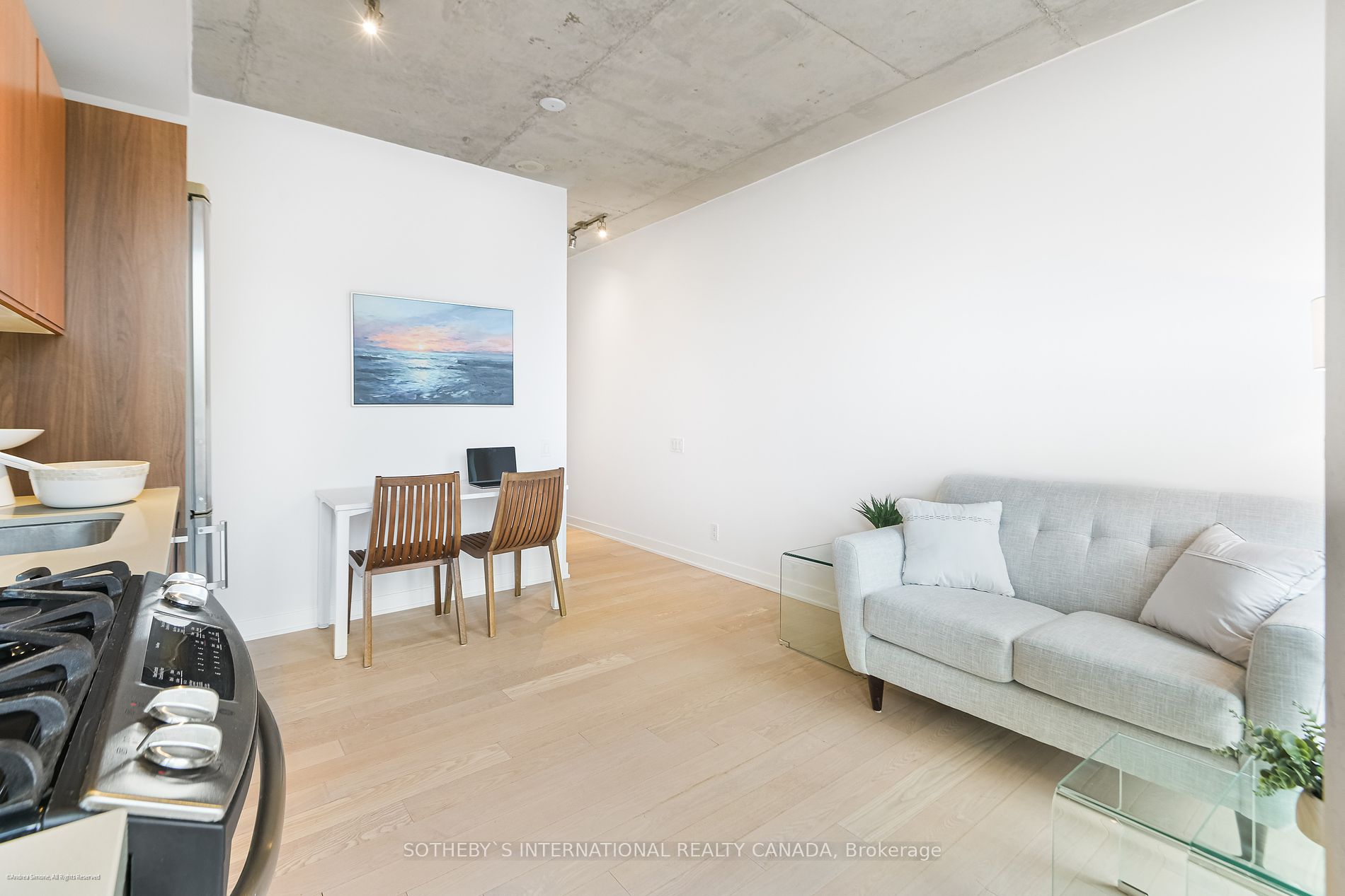 318 King St E, #309