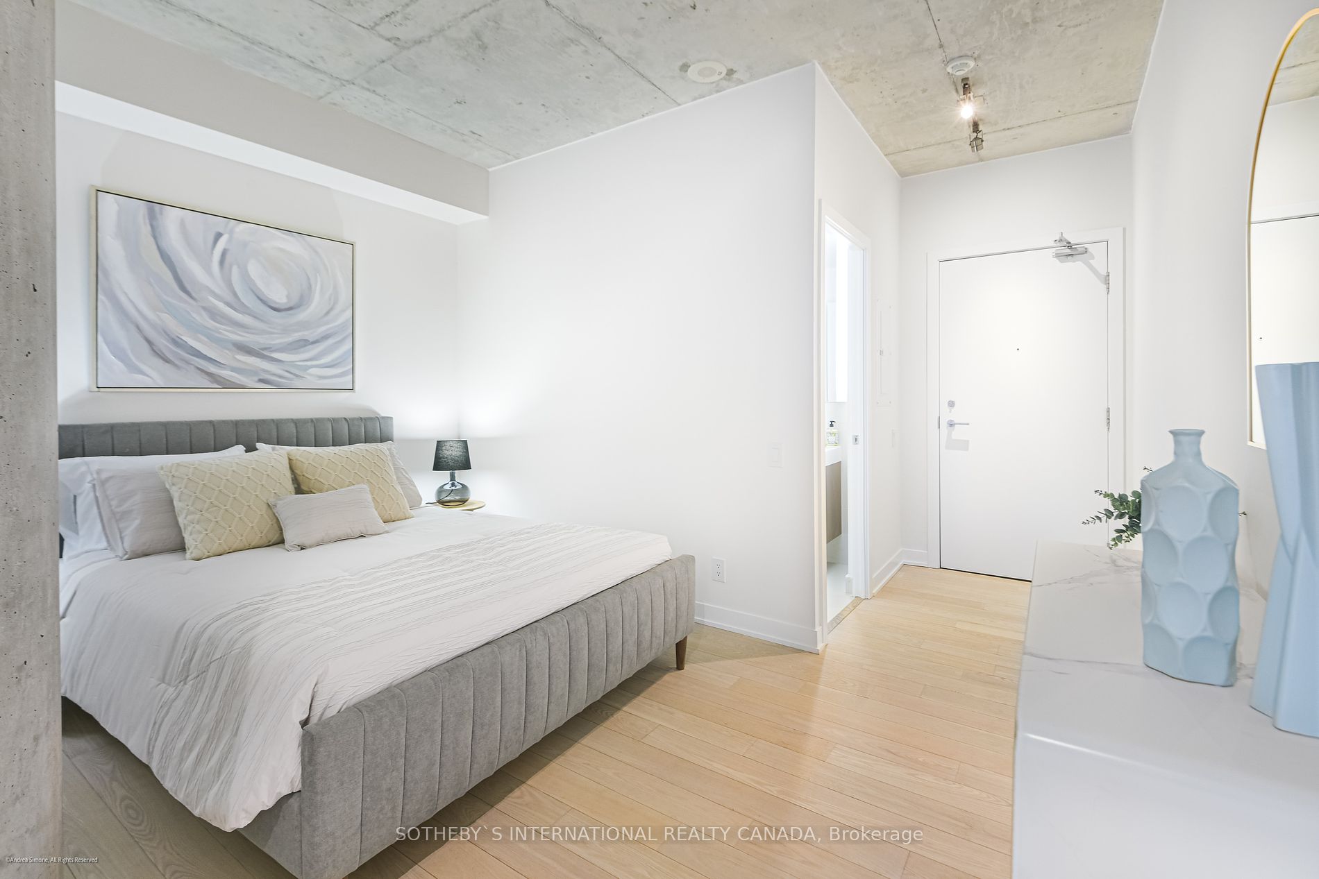 318 King St E, #309