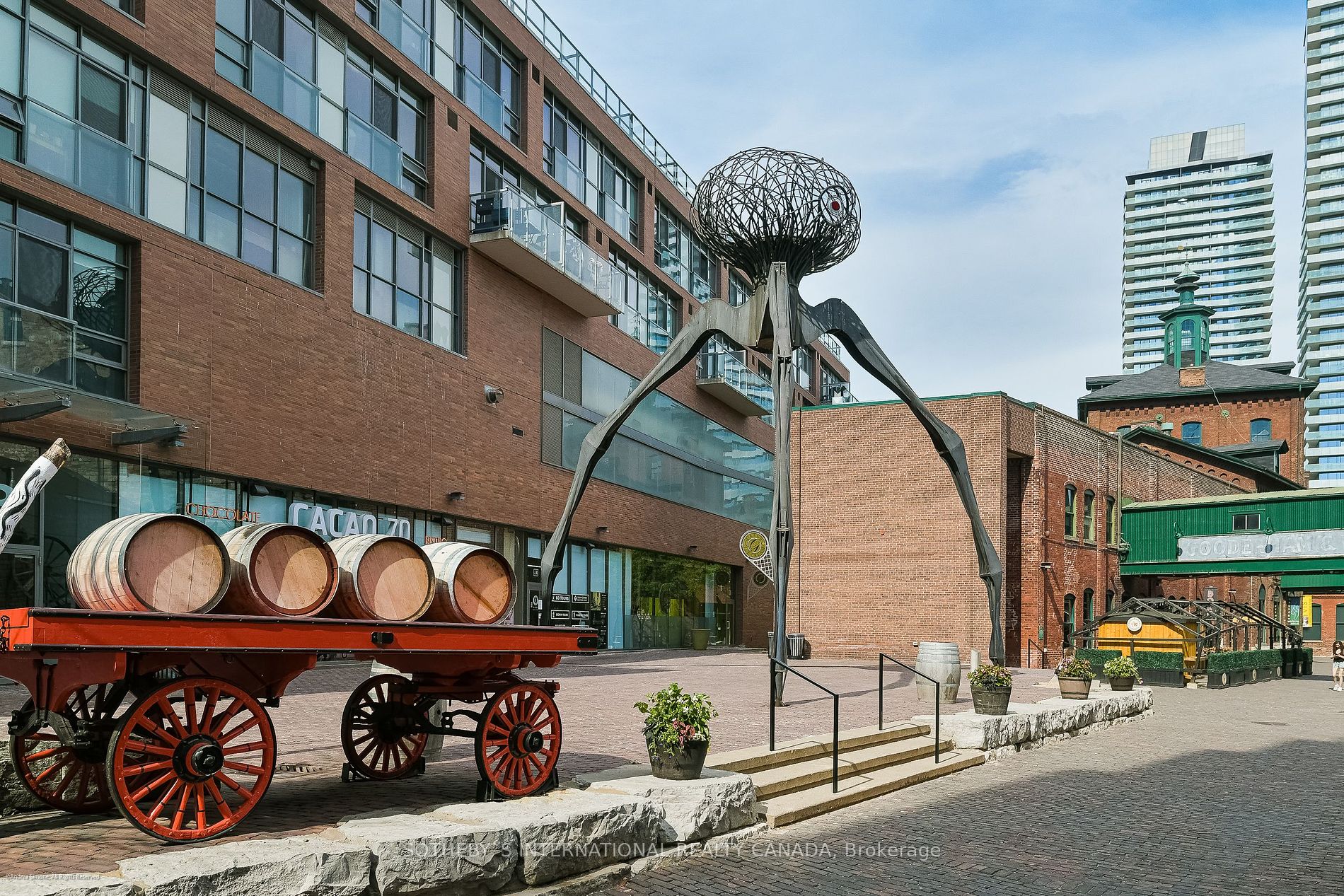 318 King St E, #309