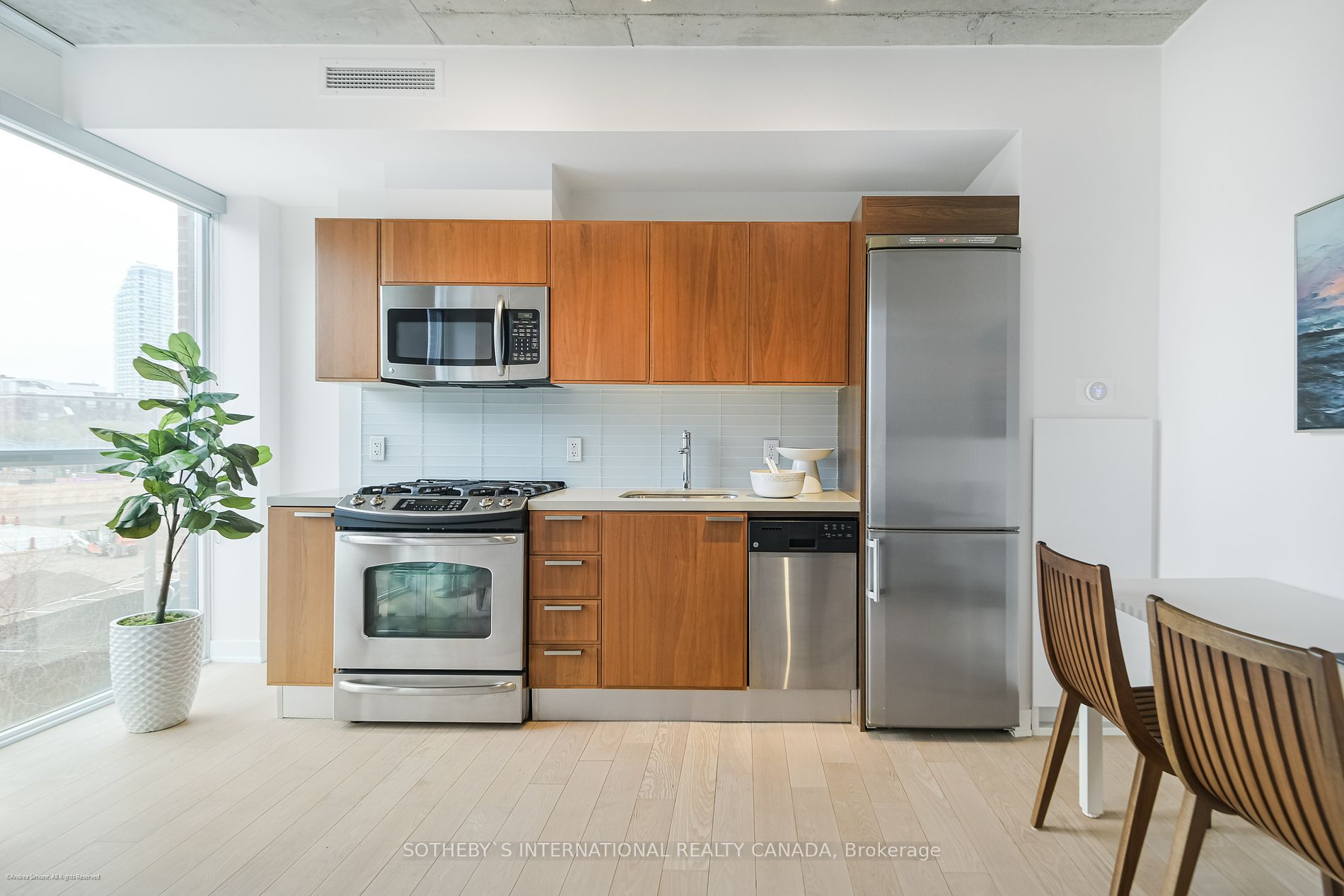 318 King St E, #309