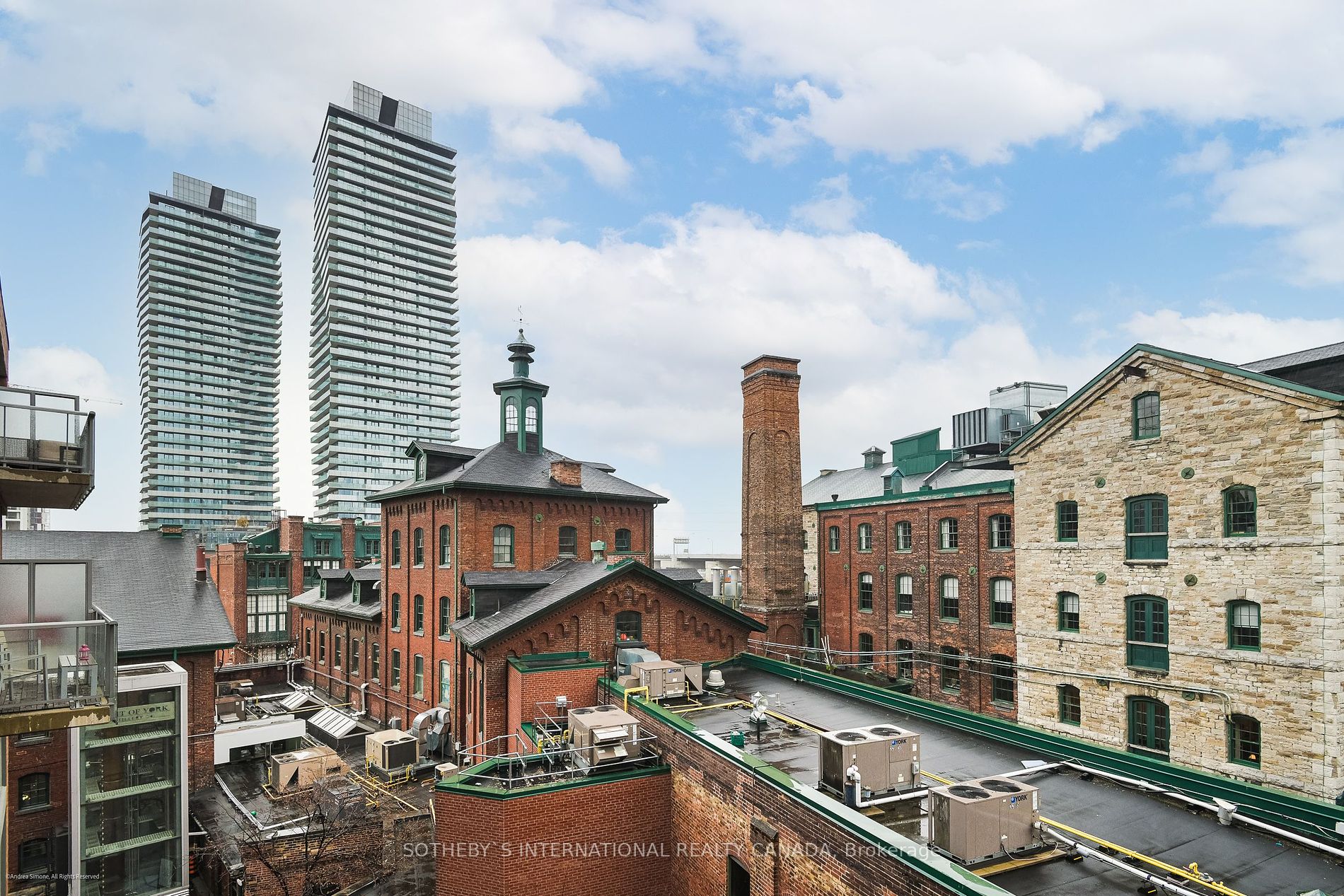 318 King St E, #309