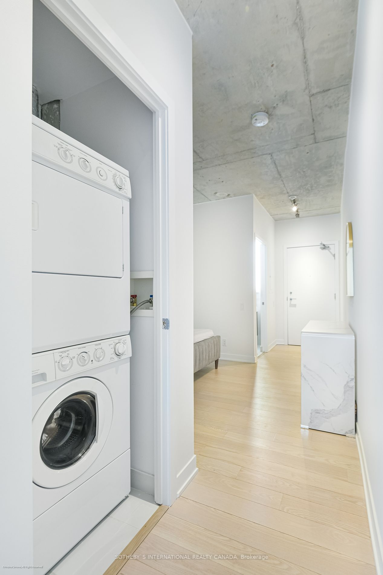 318 King St E, #309