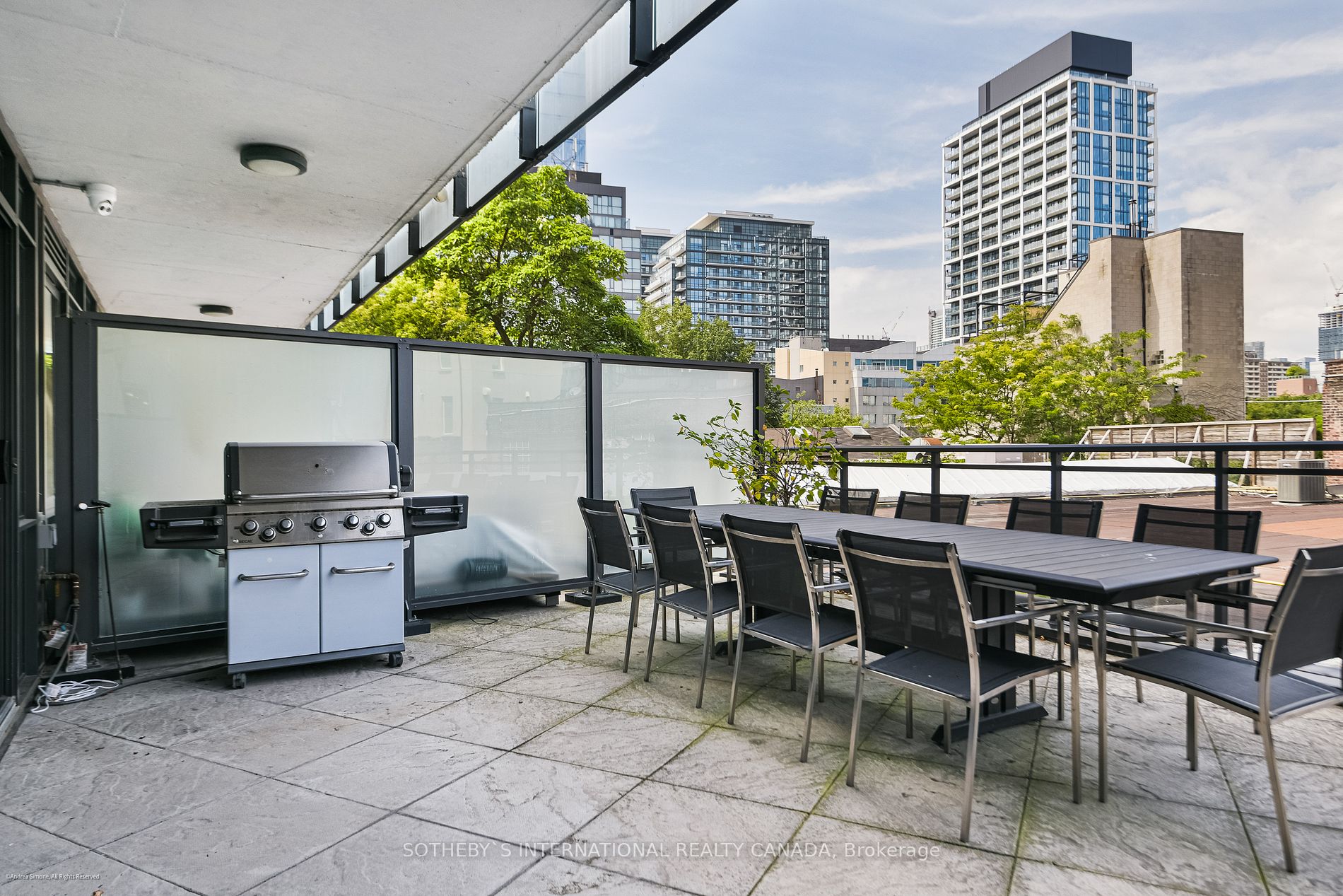 318 King St E, #309