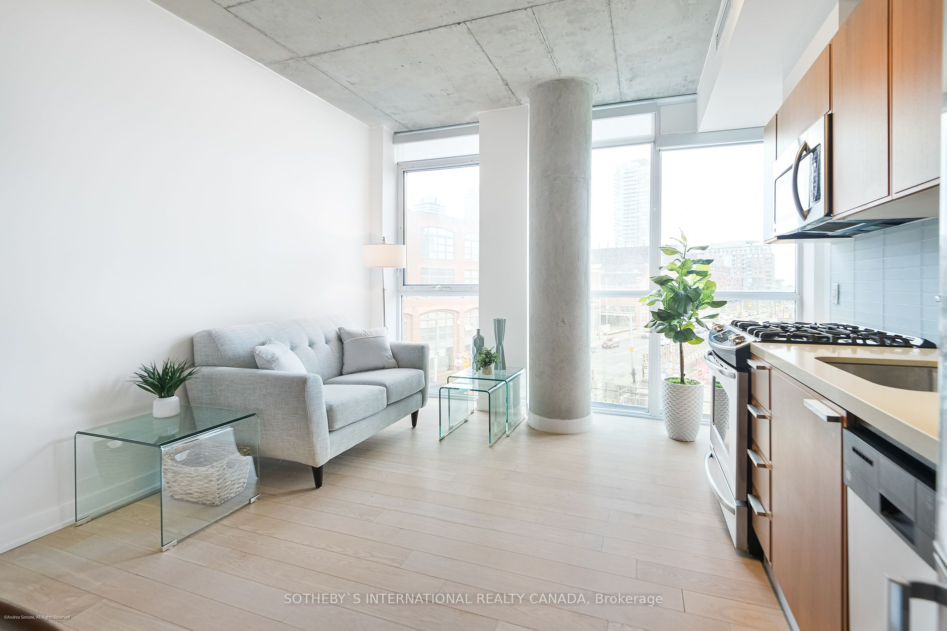 318 King St E, #309