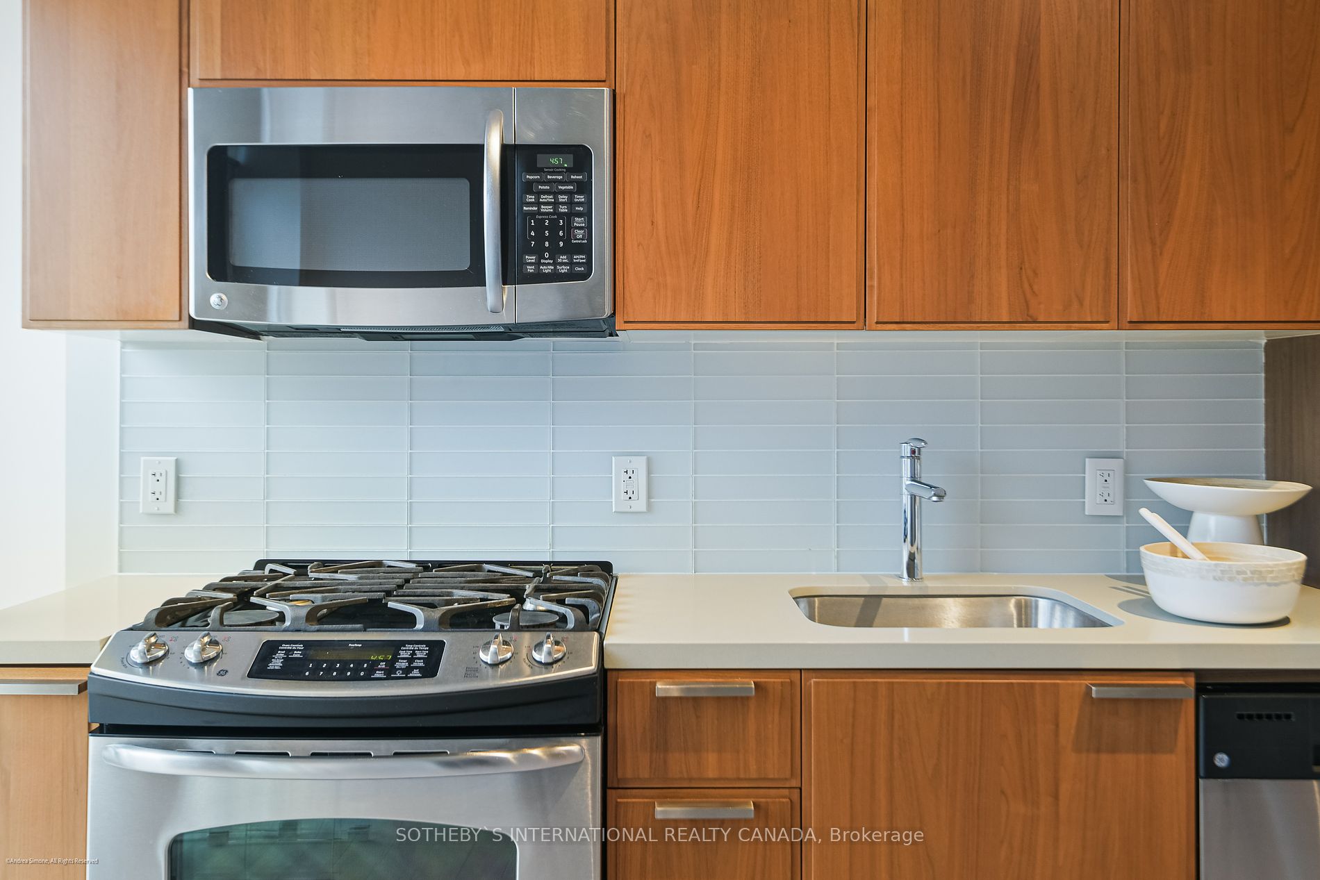 318 King St E, #309