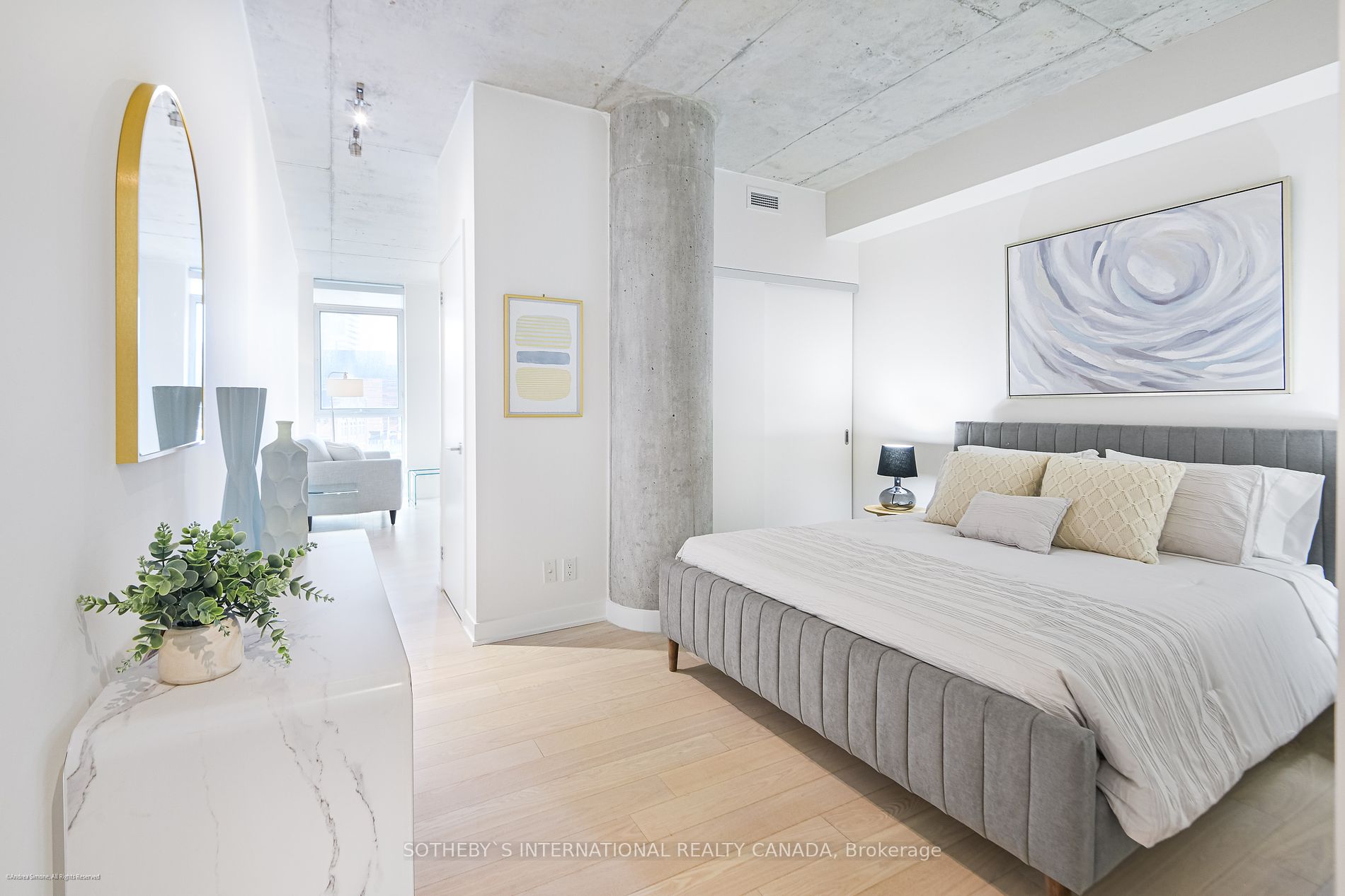 318 King St E, #309