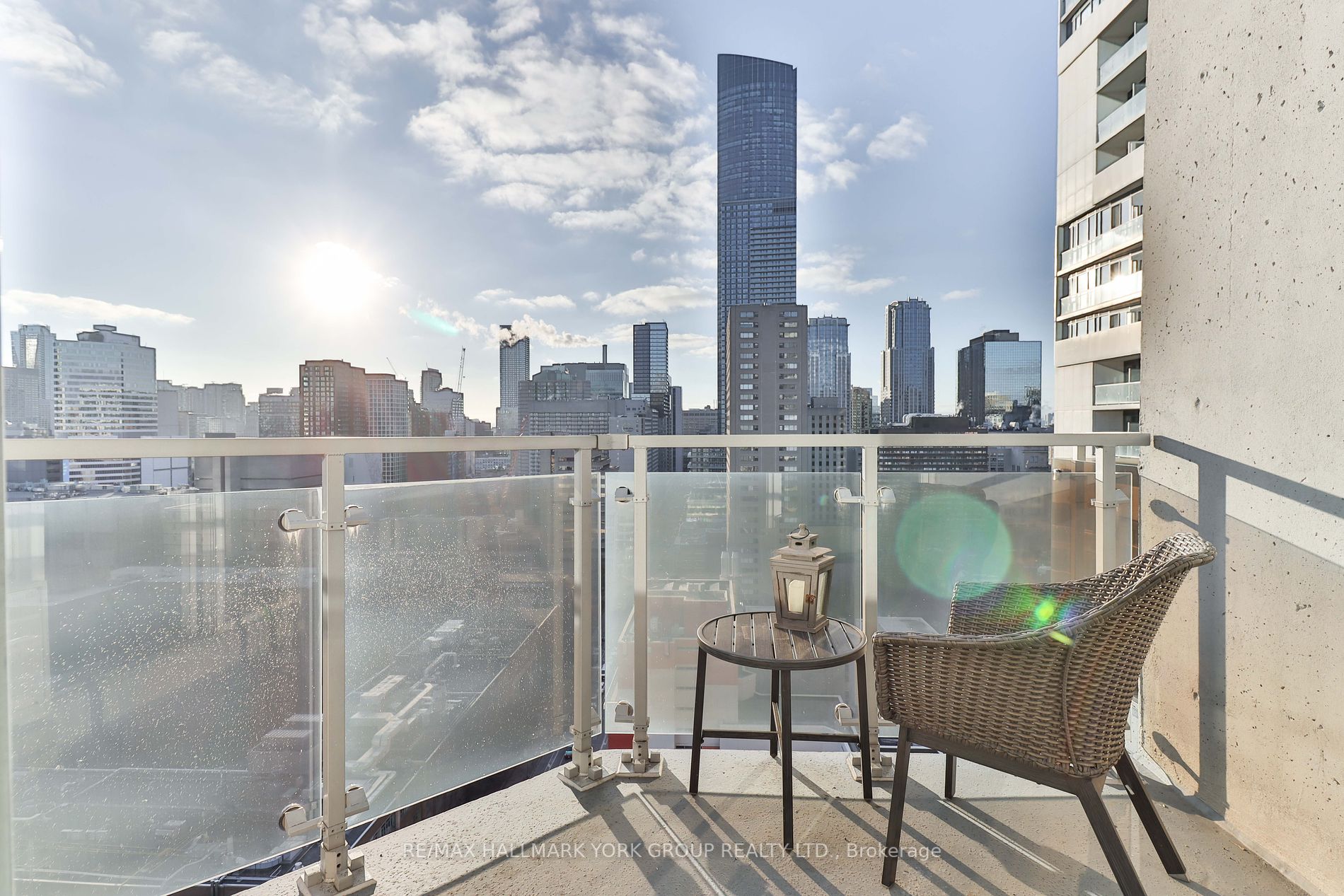 86 Gerrard St E, #22C