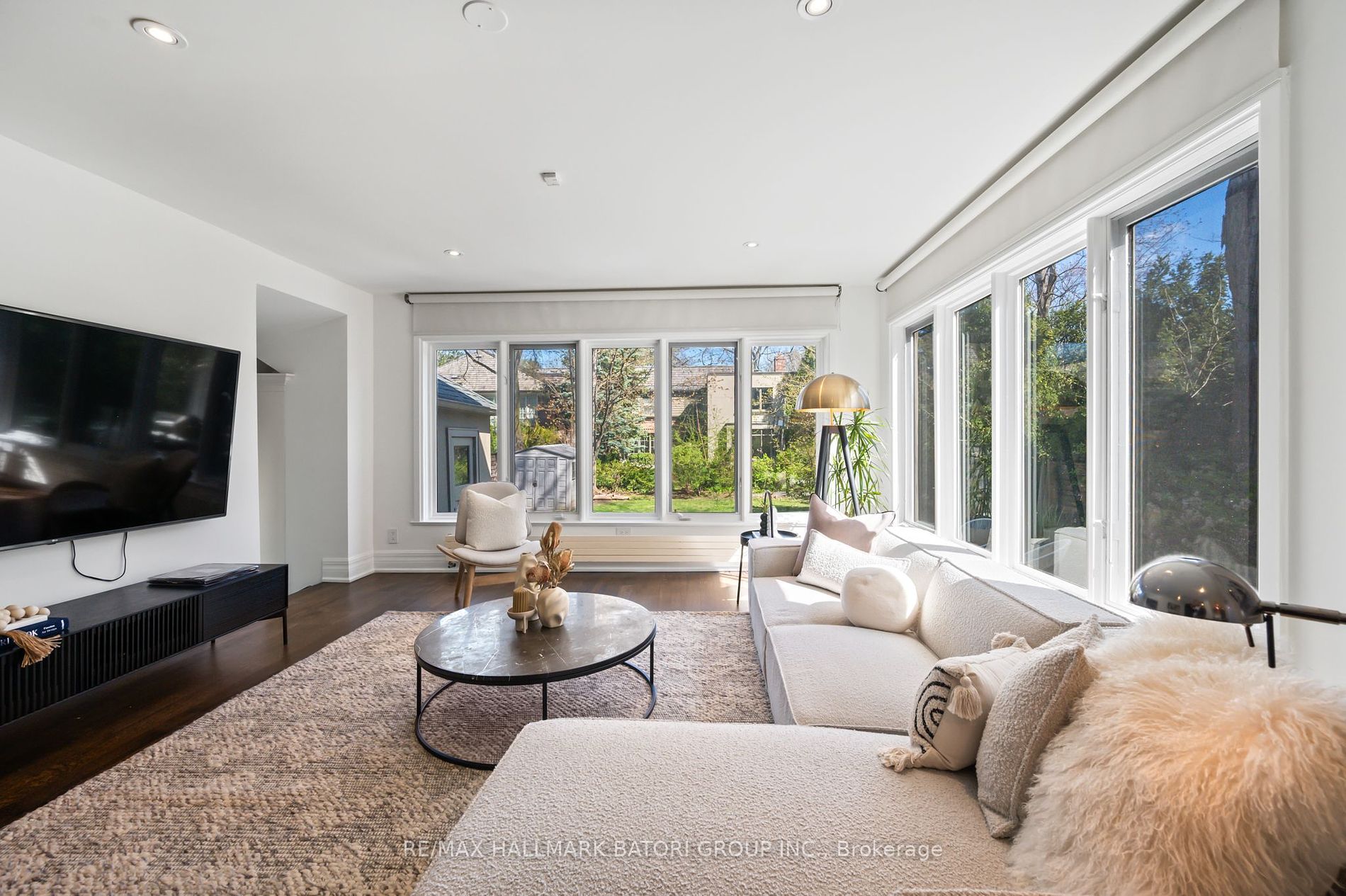 208 Hillhurst Blvd