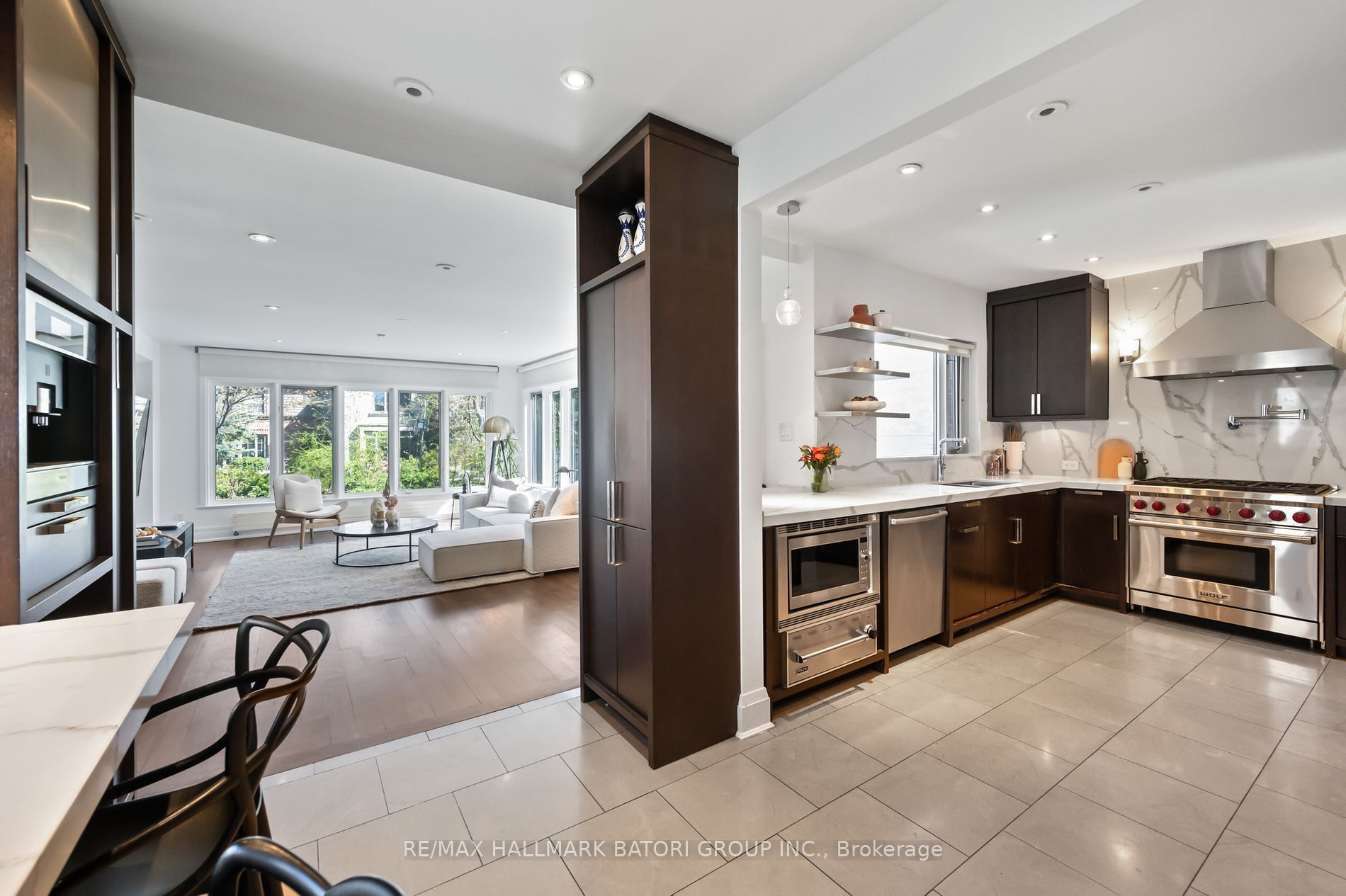 208 Hillhurst Blvd