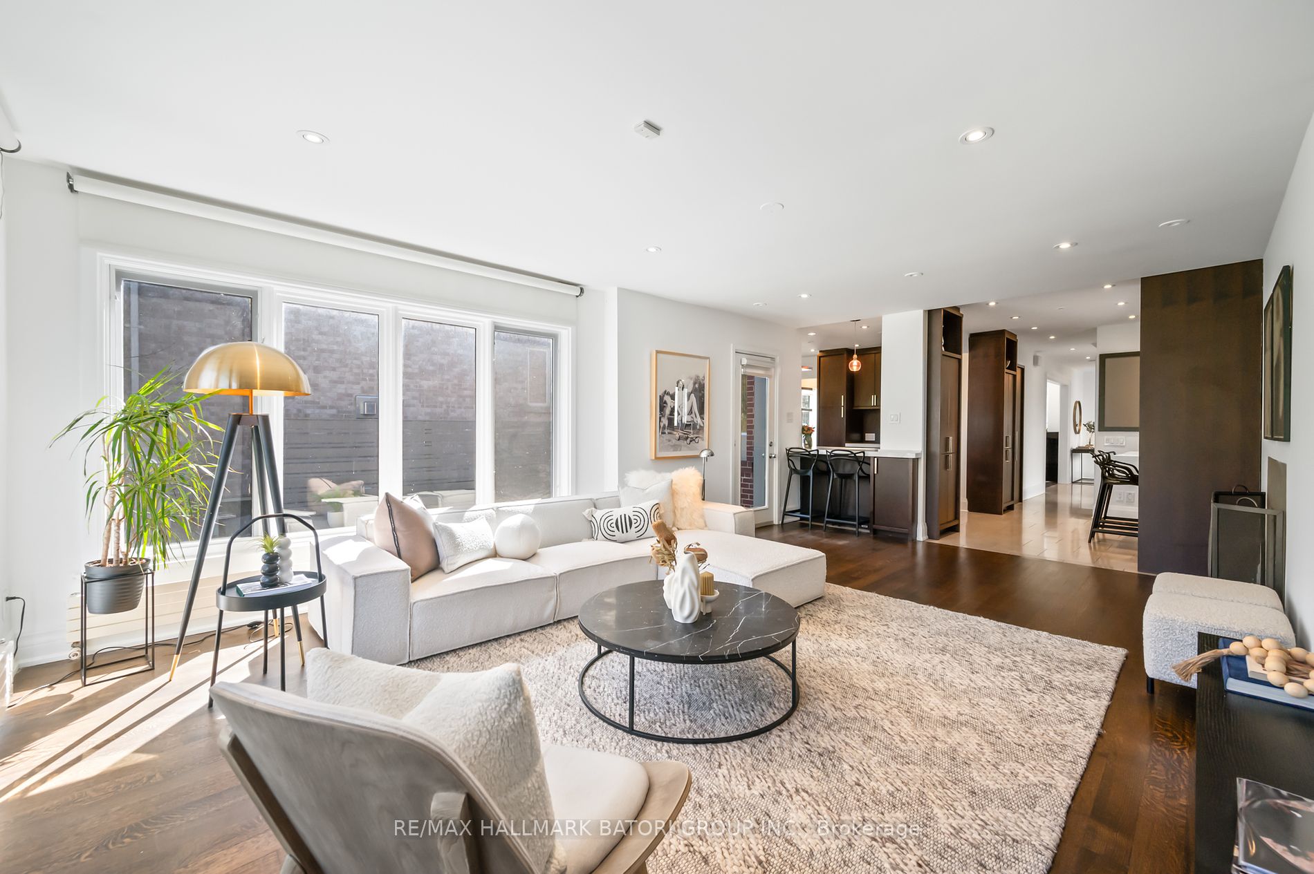 208 Hillhurst Blvd