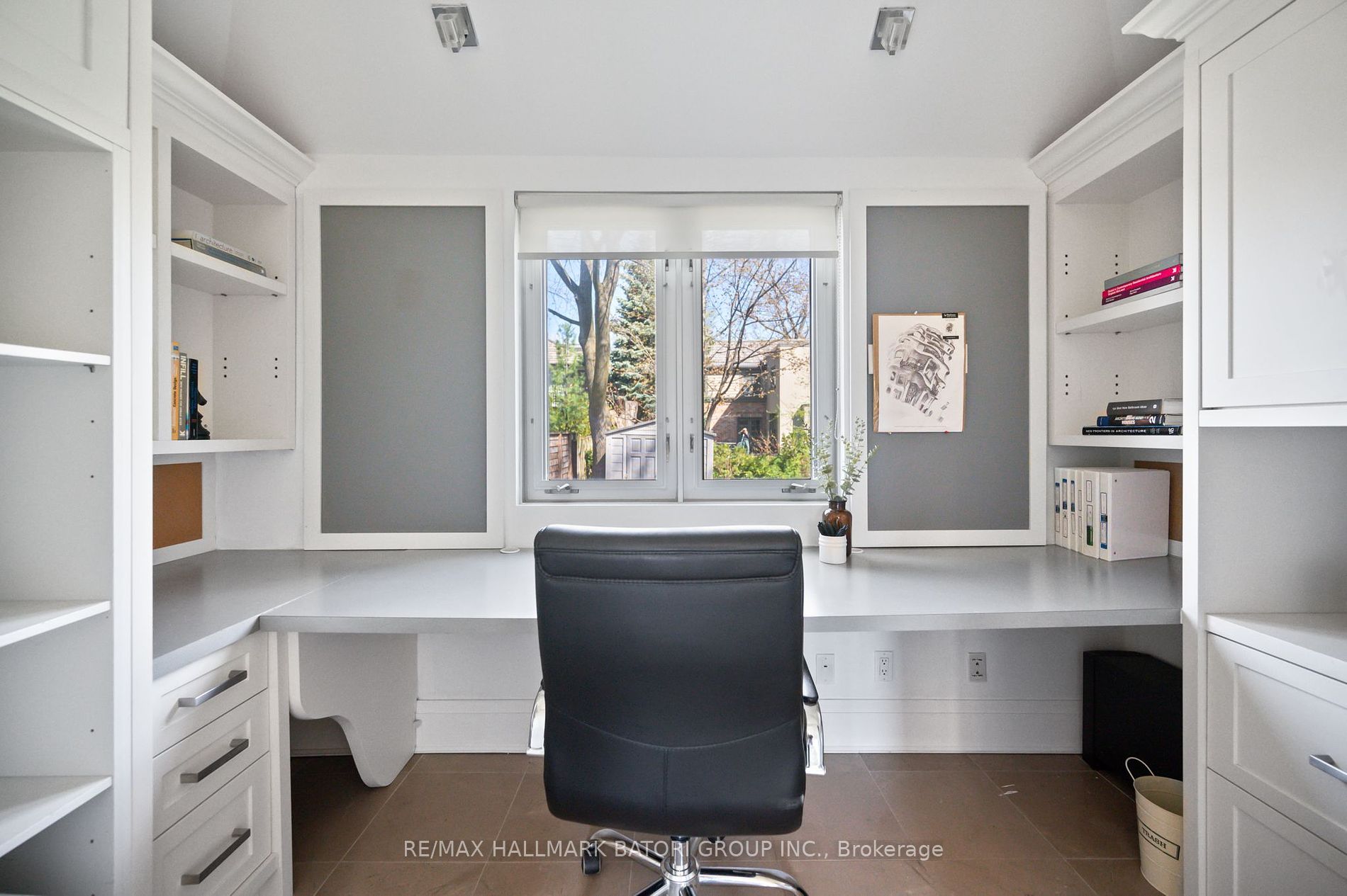 208 Hillhurst Blvd
