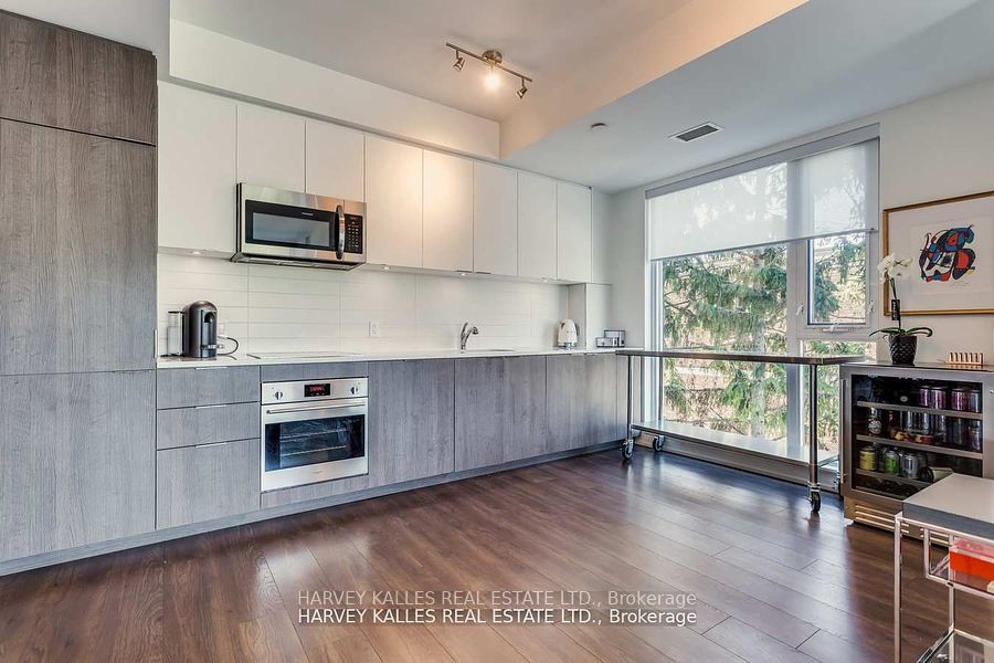 223 St Clair Ave W, #406