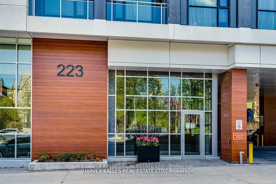 223 St Clair Ave W, #406
