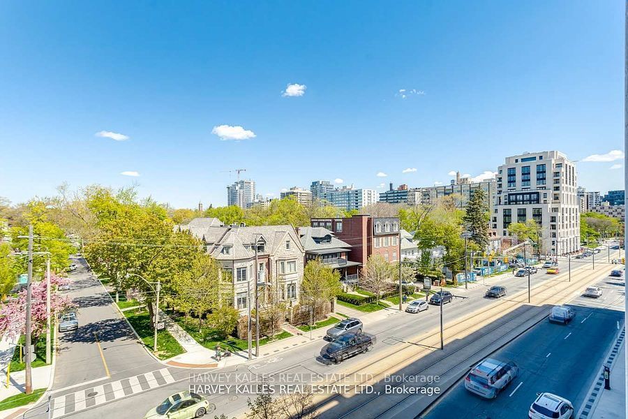 223 St Clair Ave W, #406