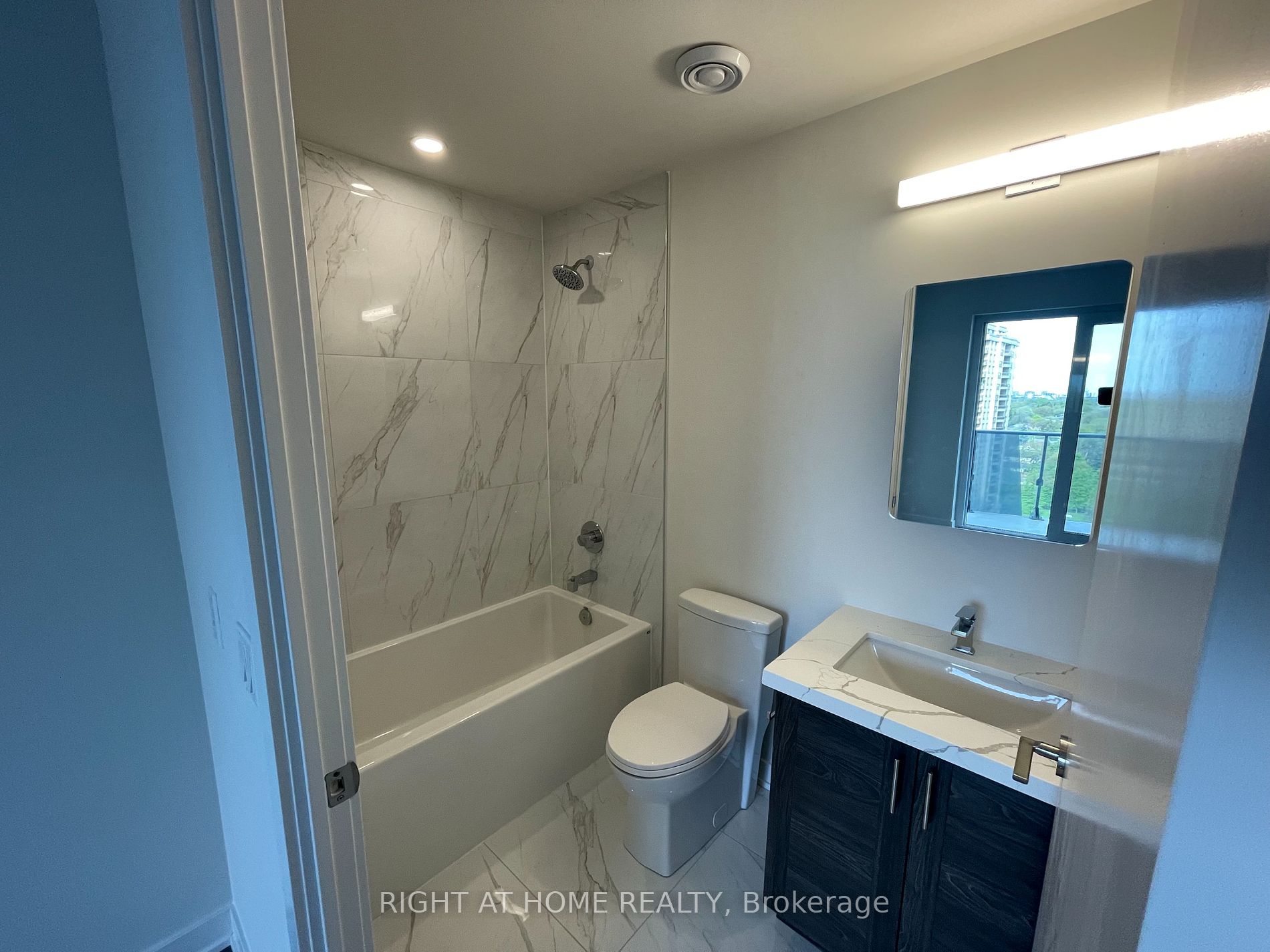 15 Ellerslie Ave, #1210