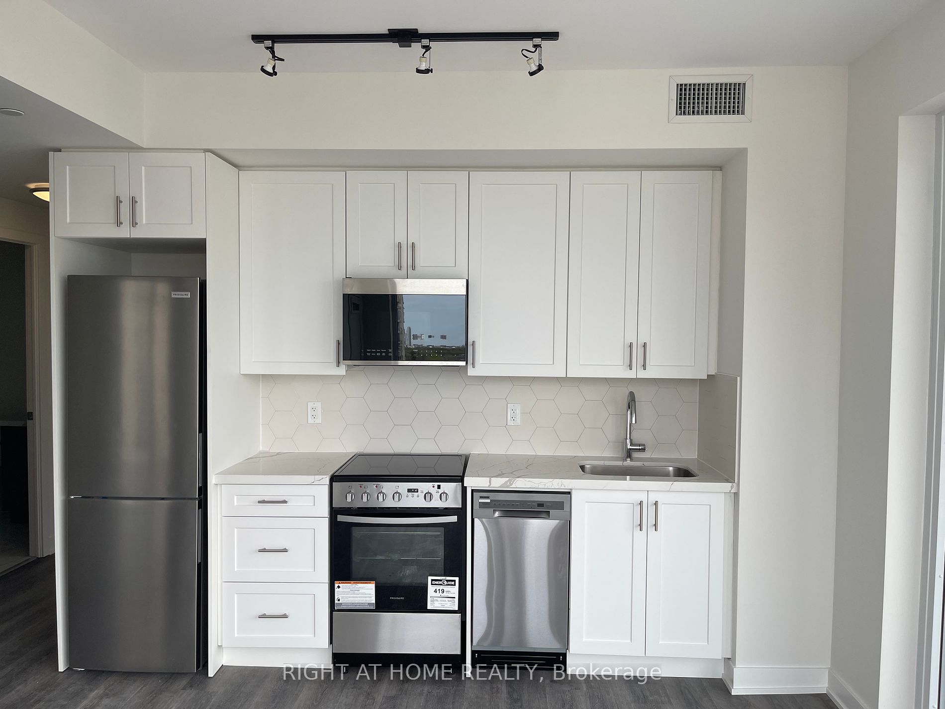15 Ellerslie Ave, #1210