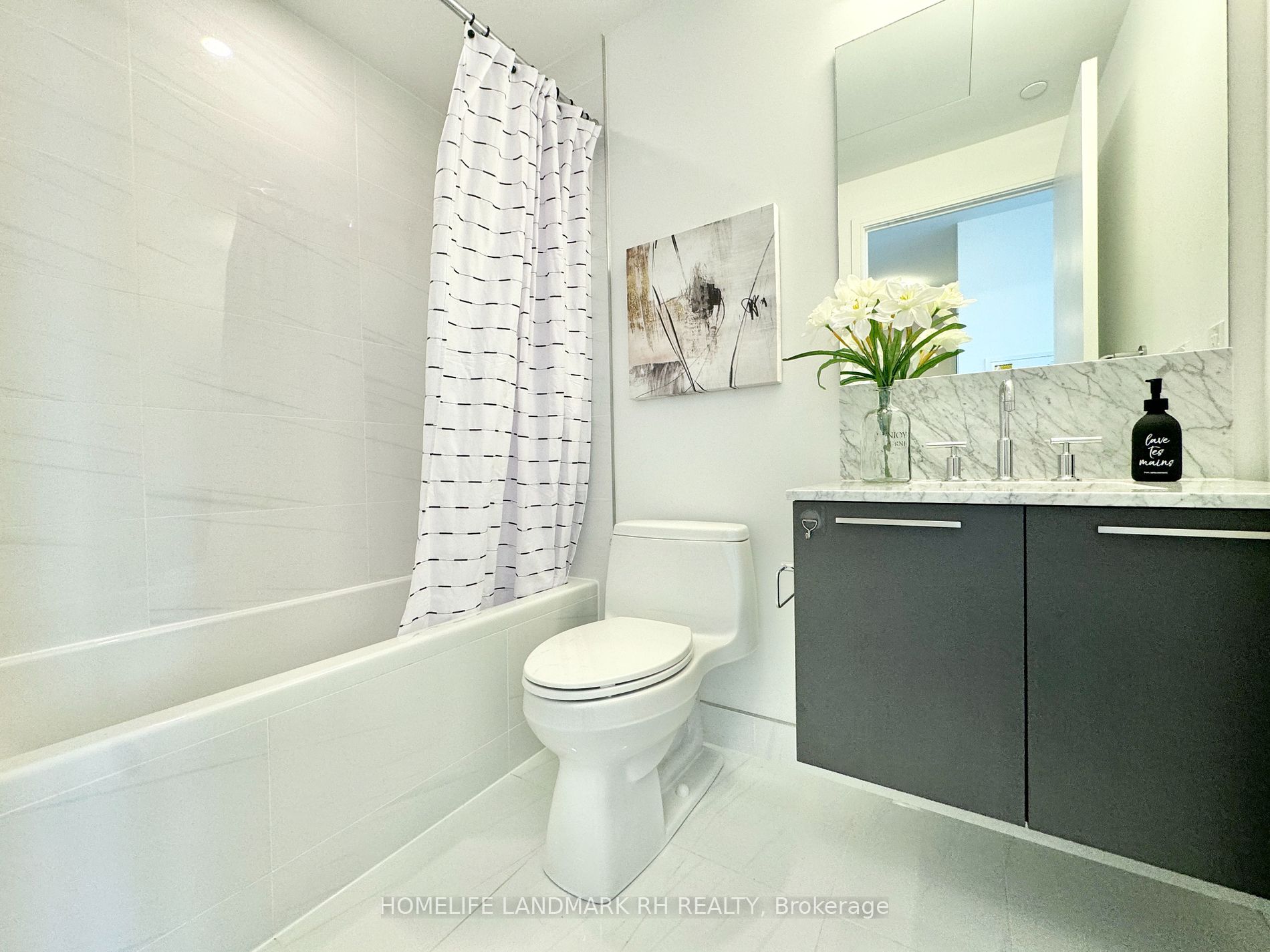 3 Gloucester St, #610