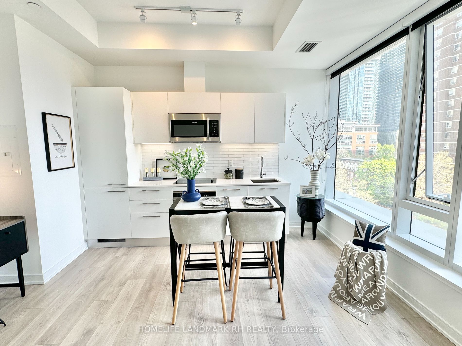3 Gloucester St, #610