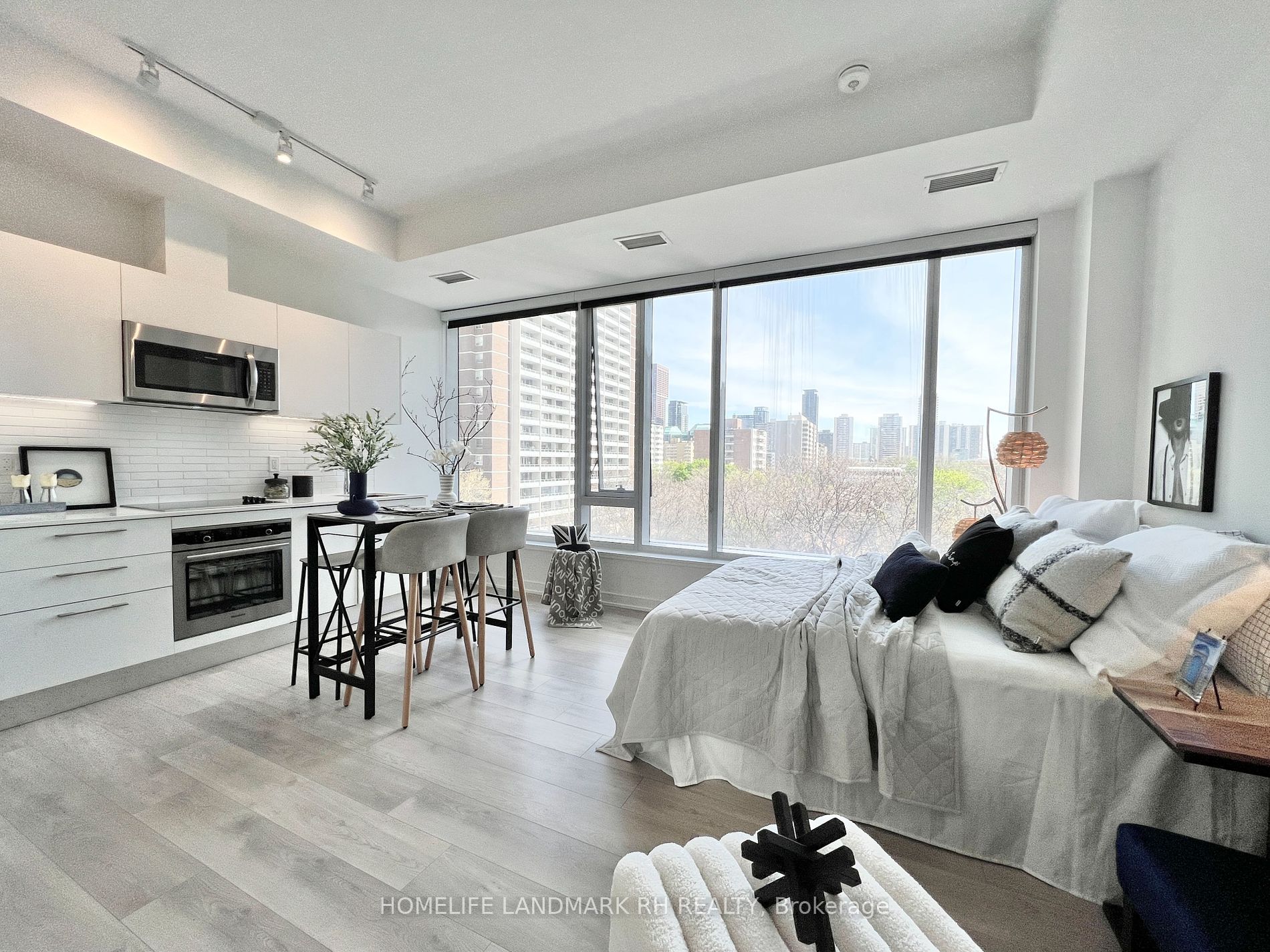 3 Gloucester St, #610