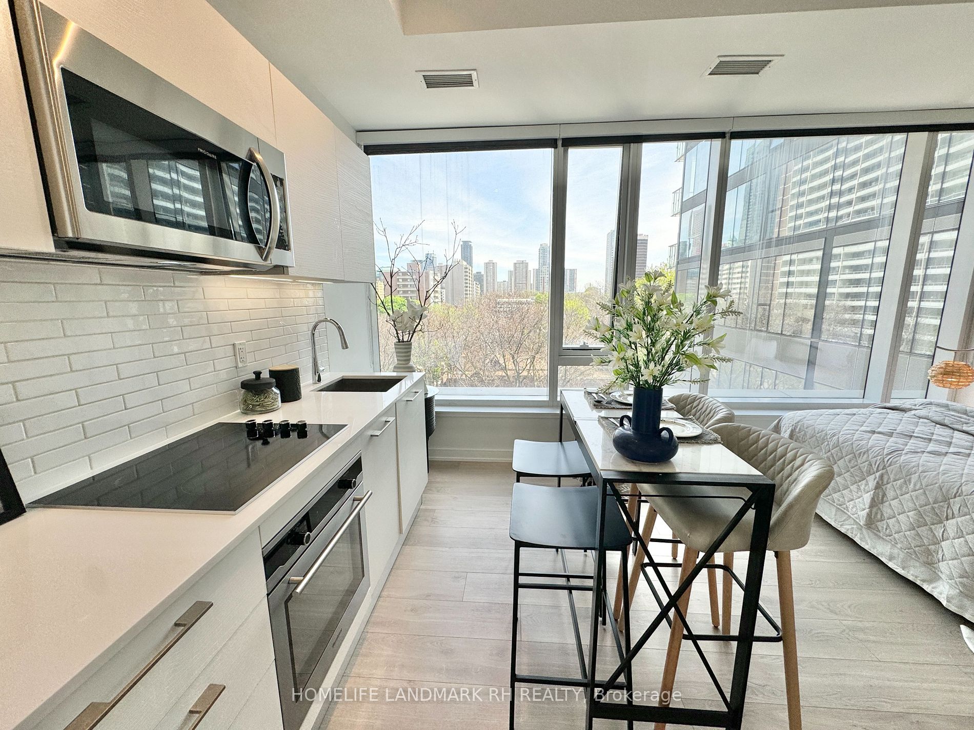 3 Gloucester St, #610