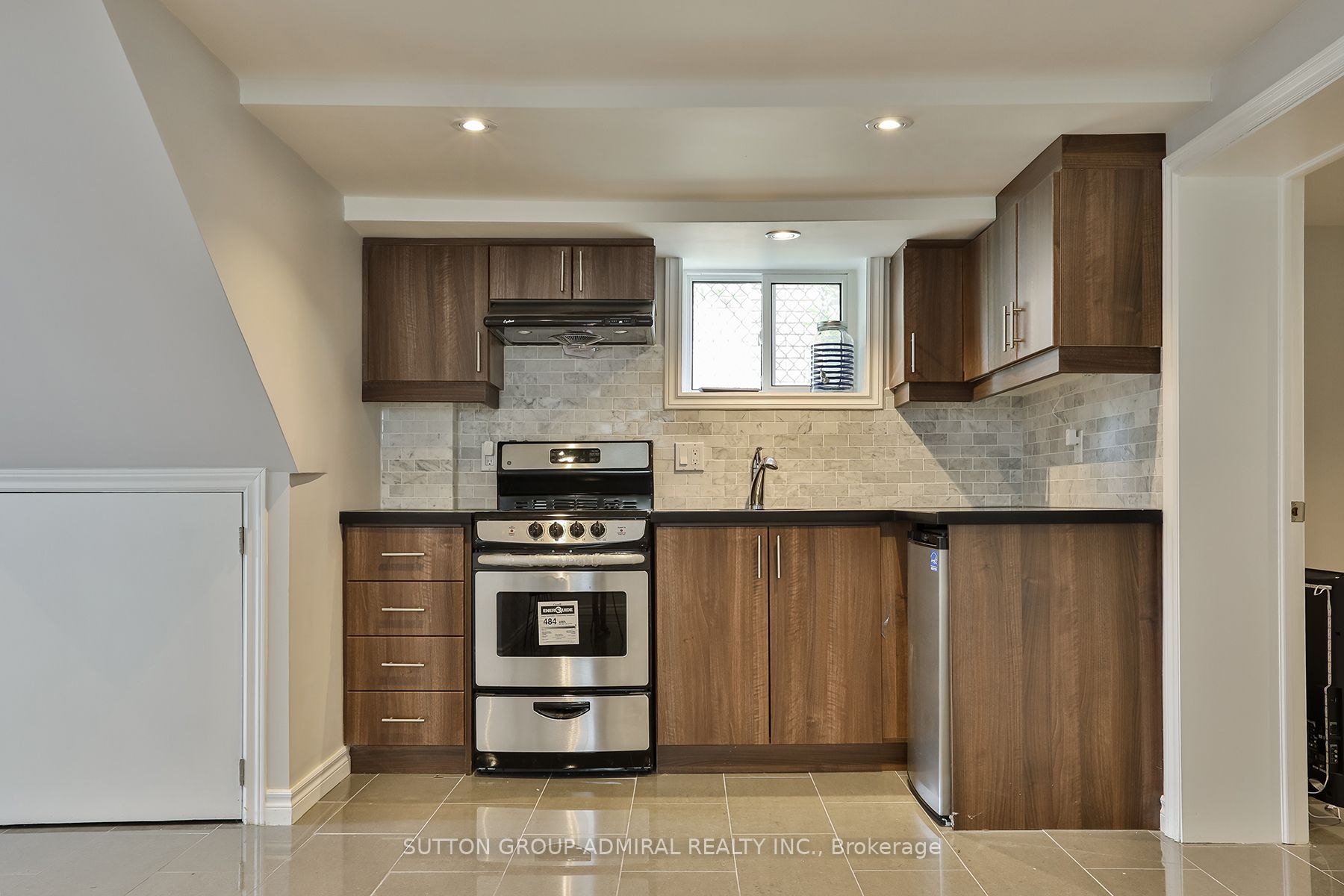 33 Regina Avenue