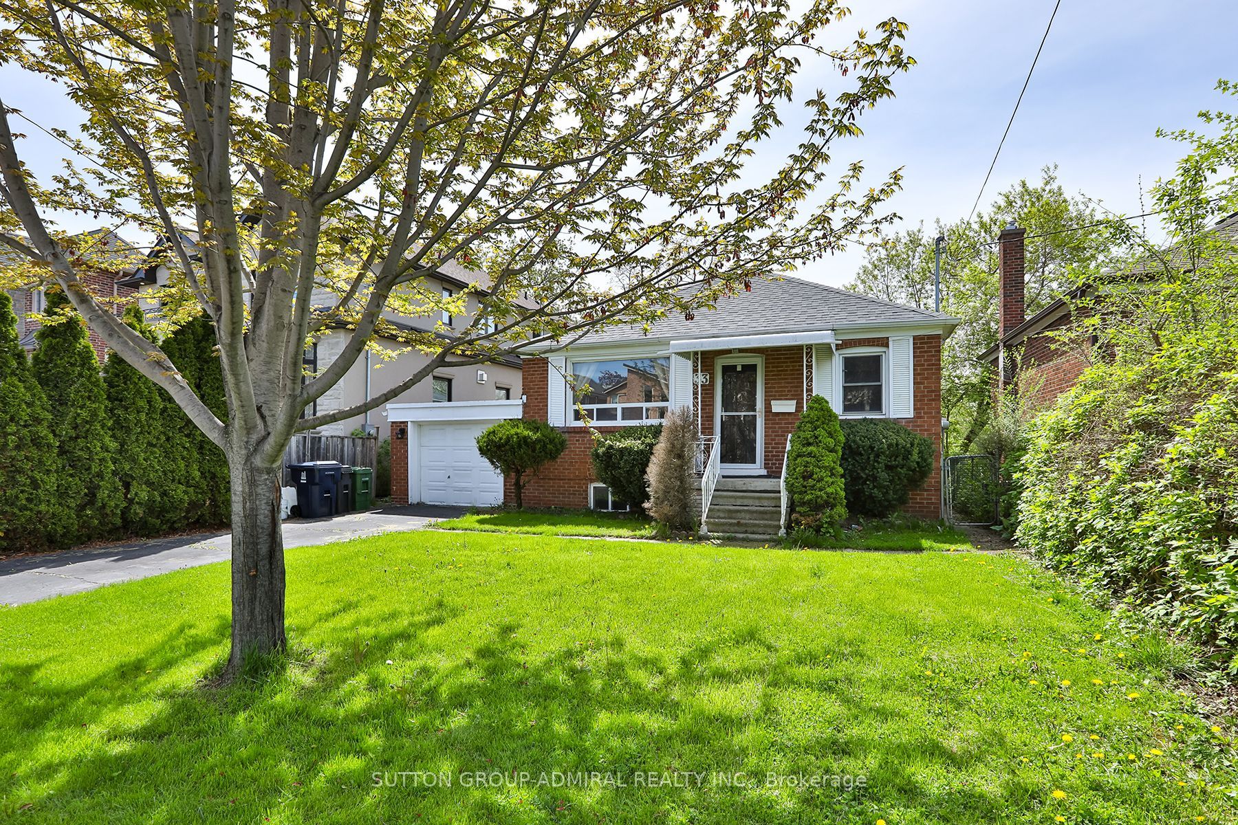 33 Regina Avenue
