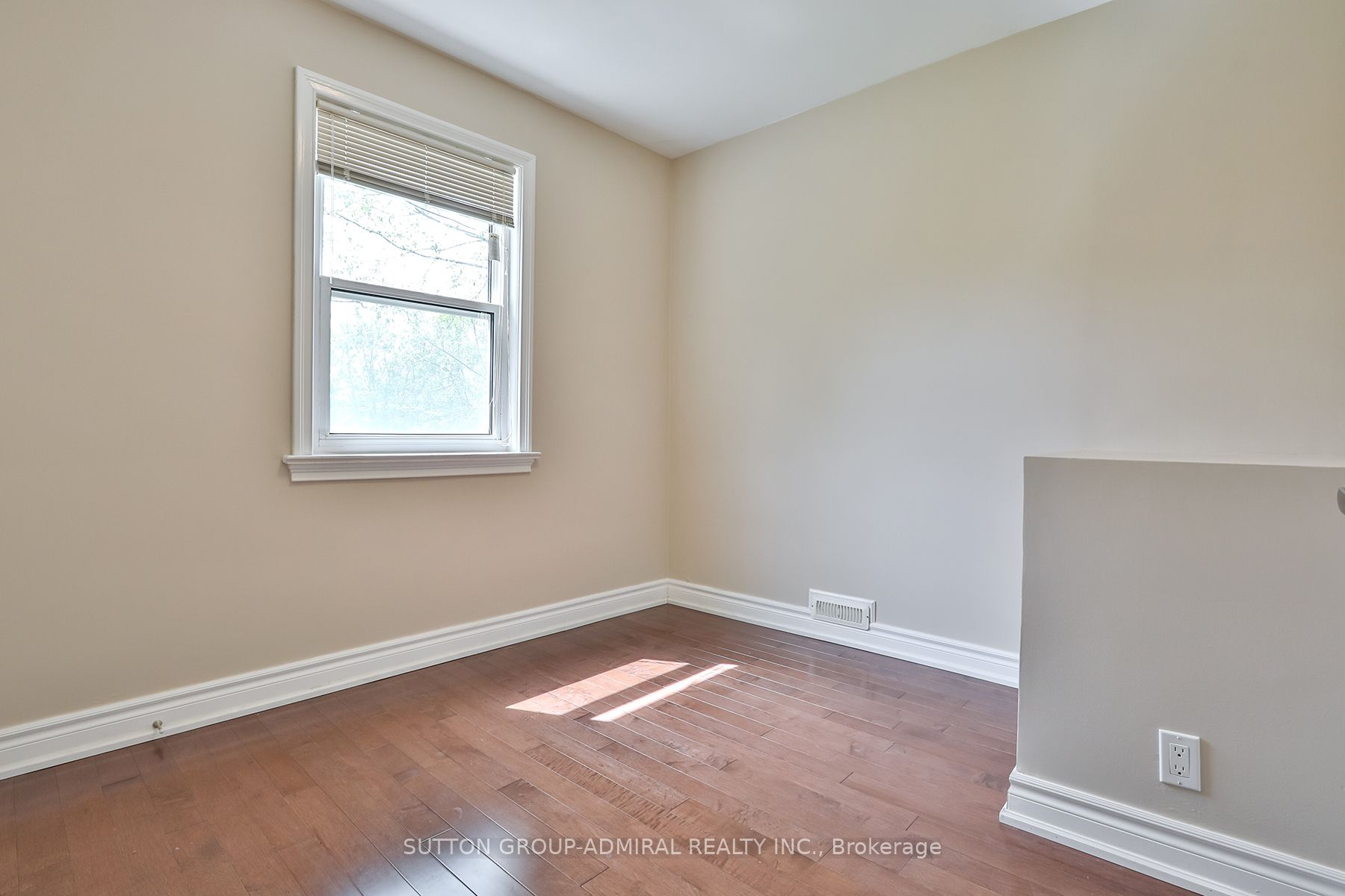 33 Regina Avenue