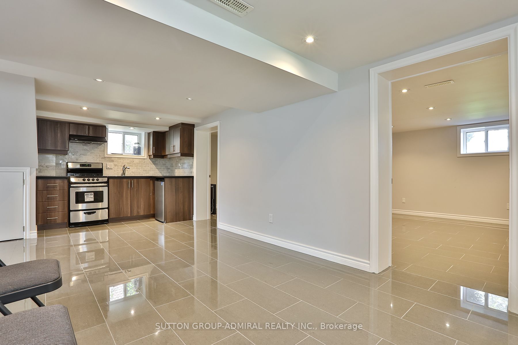 33 Regina Avenue