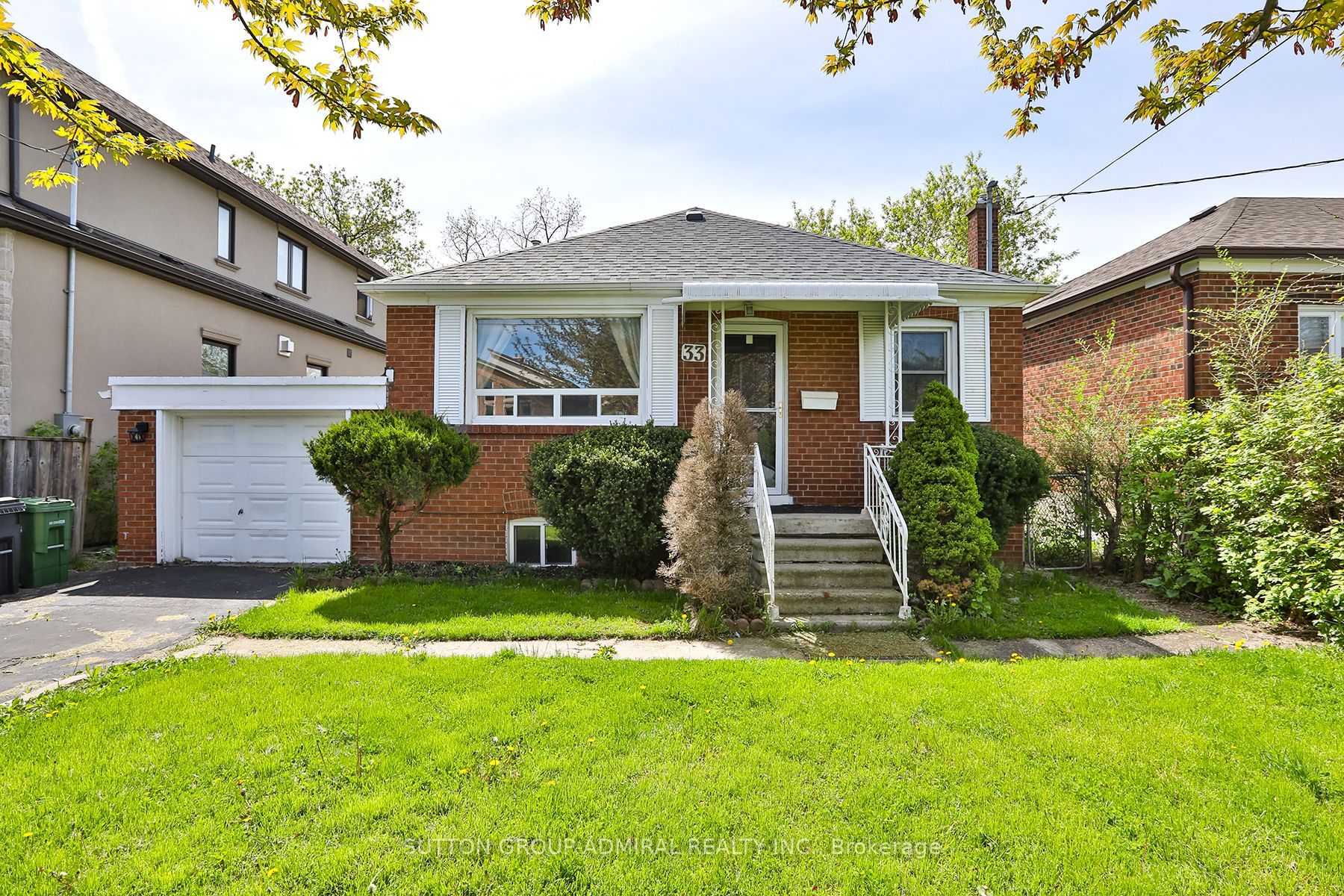 33 Regina Avenue