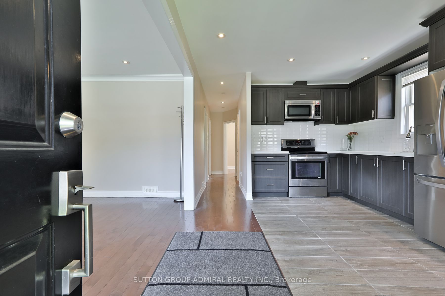33 Regina Avenue