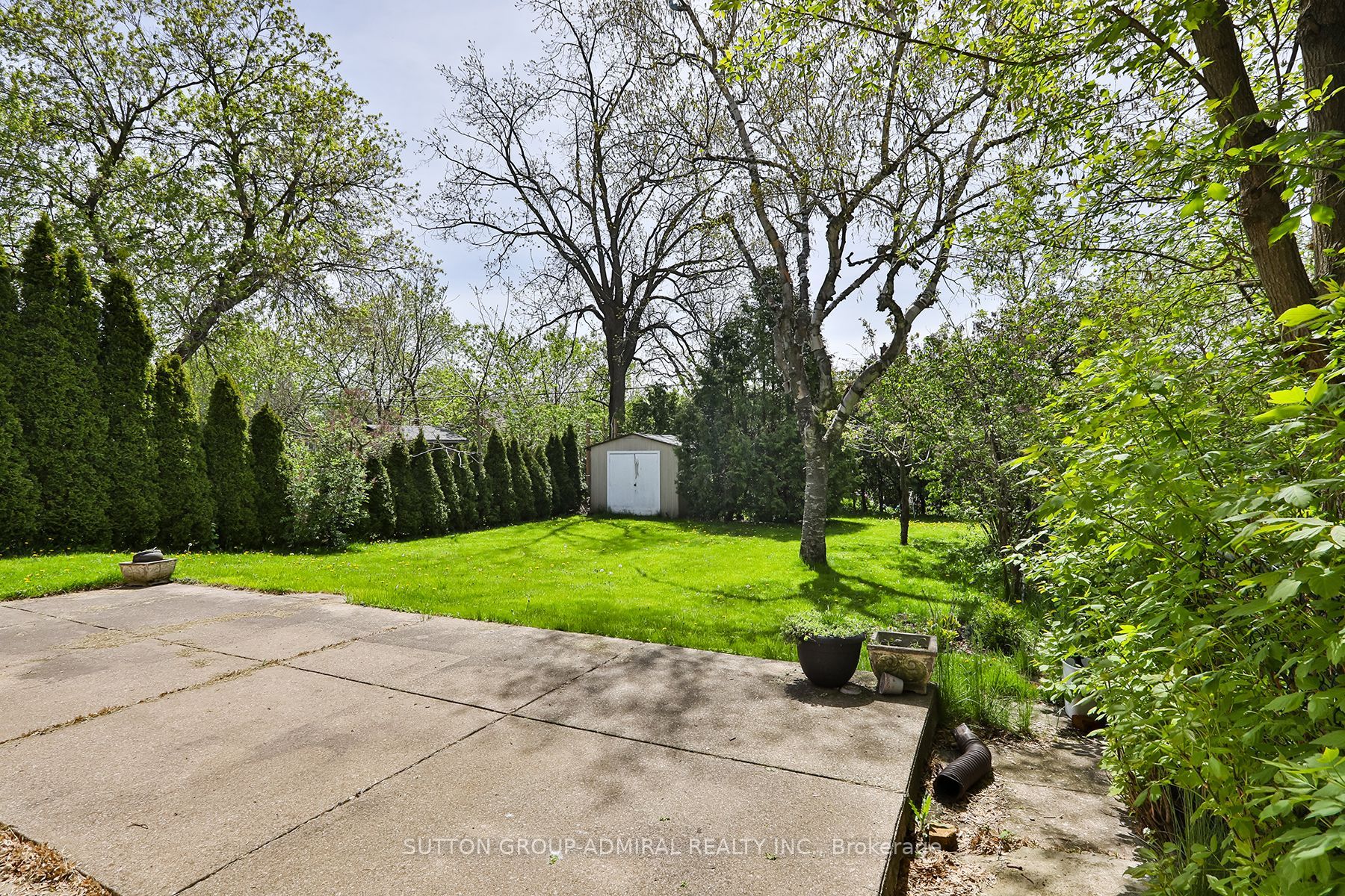 33 Regina Avenue