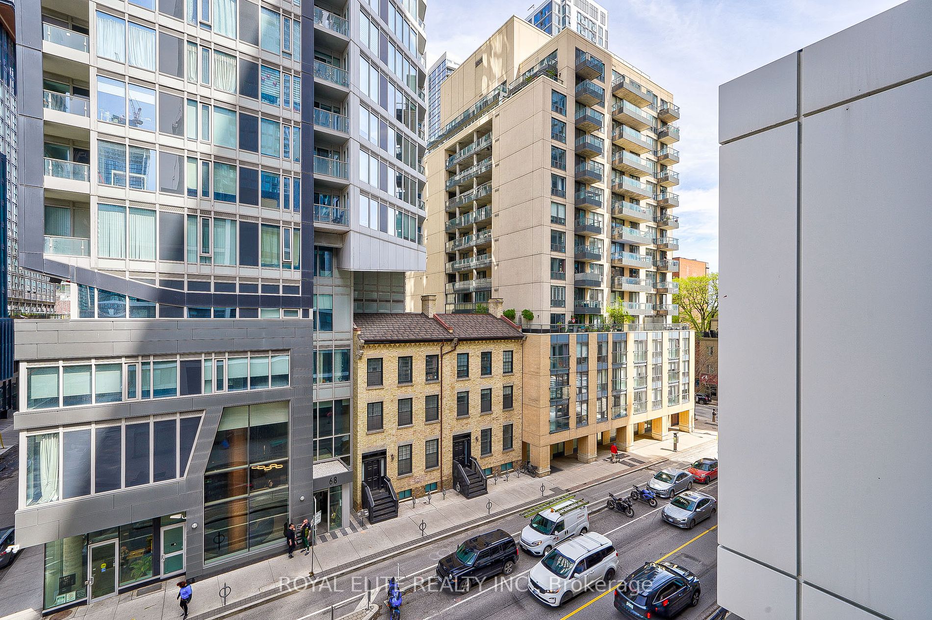 77 Shuter St, #520