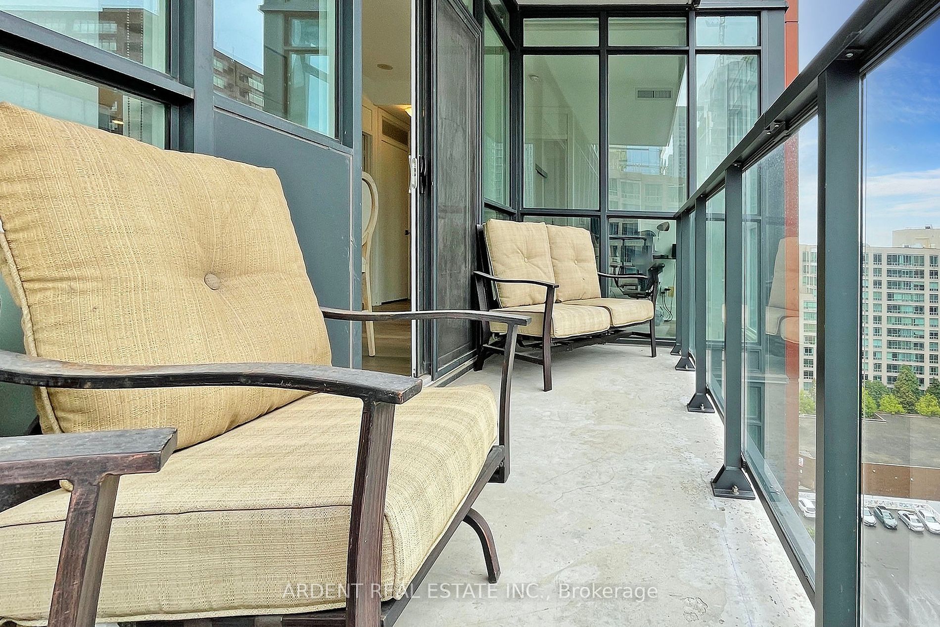 32 Davenport Road, #1107