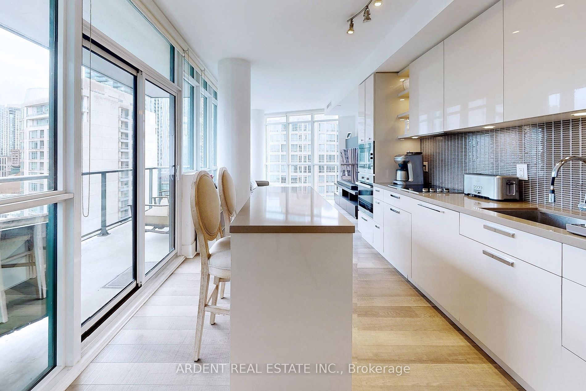 32 Davenport Road, #1107