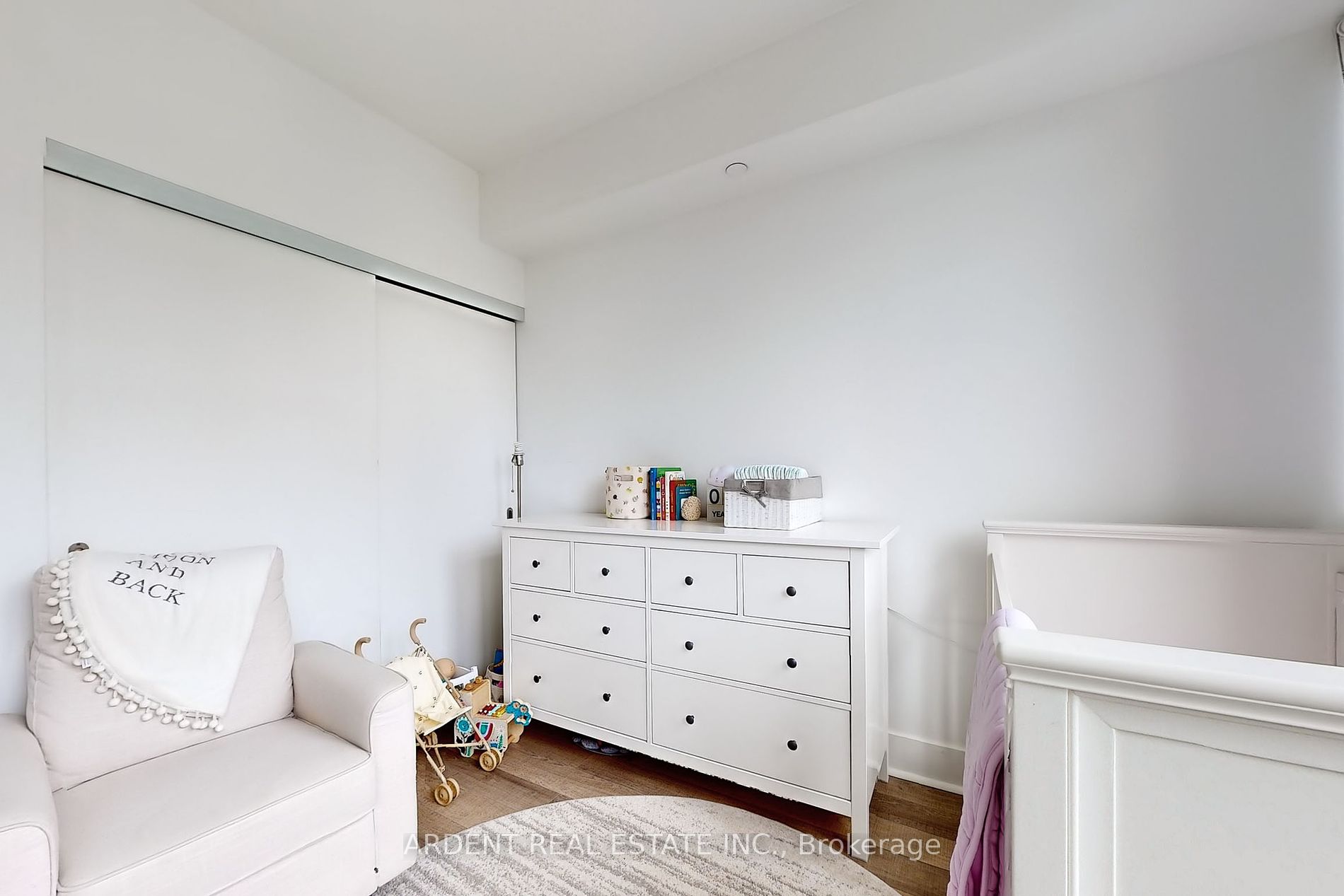 32 Davenport Road, #1107