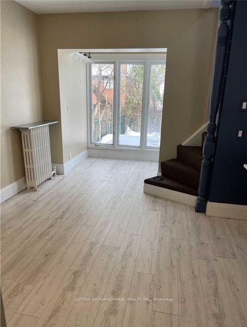406 Roehampton Avenue