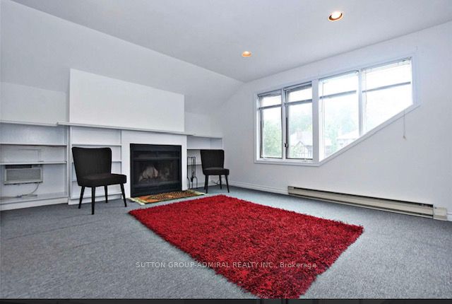 406 Roehampton Avenue