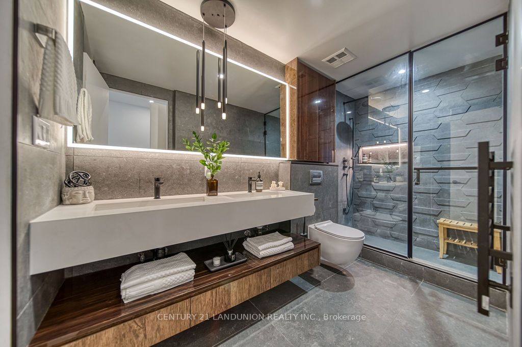 102 Bloor Street W, #203
