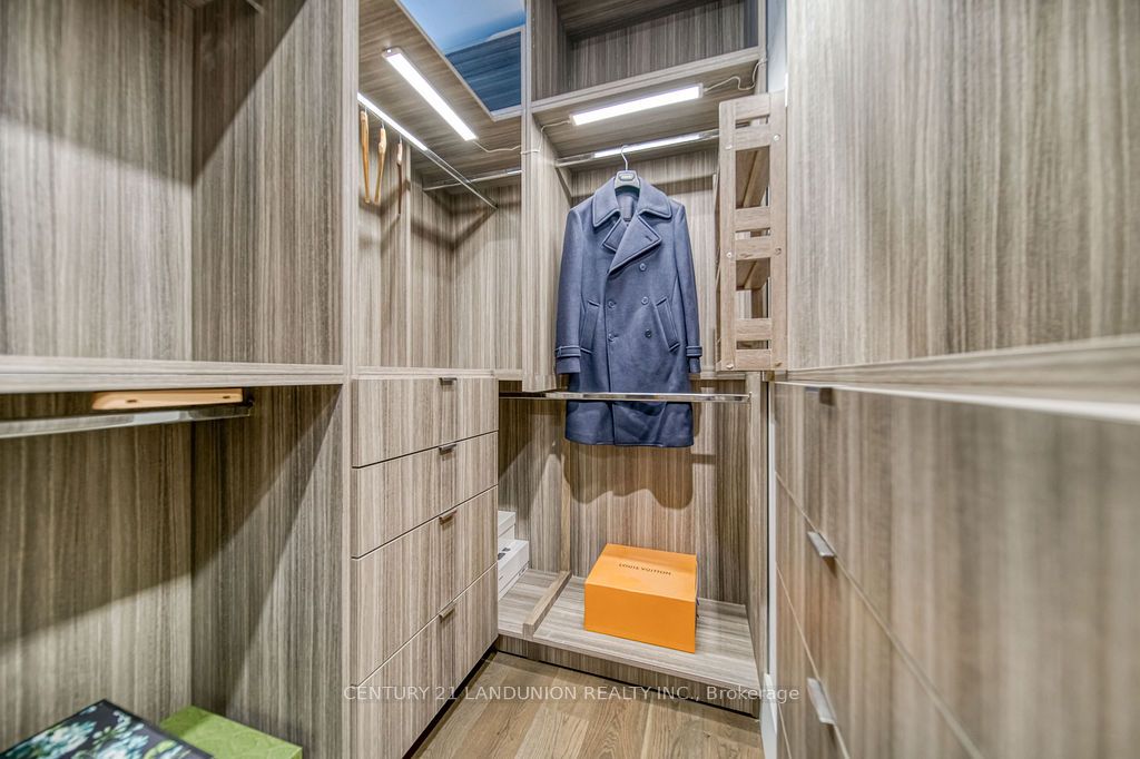 102 Bloor Street W, #203