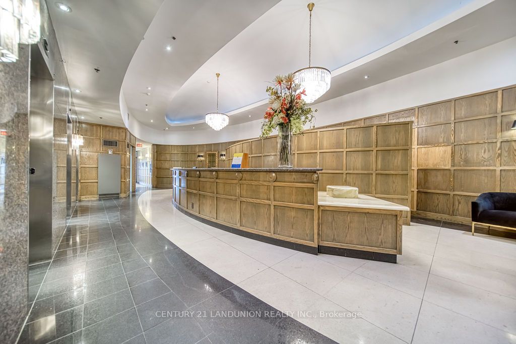 102 Bloor Street W, #203