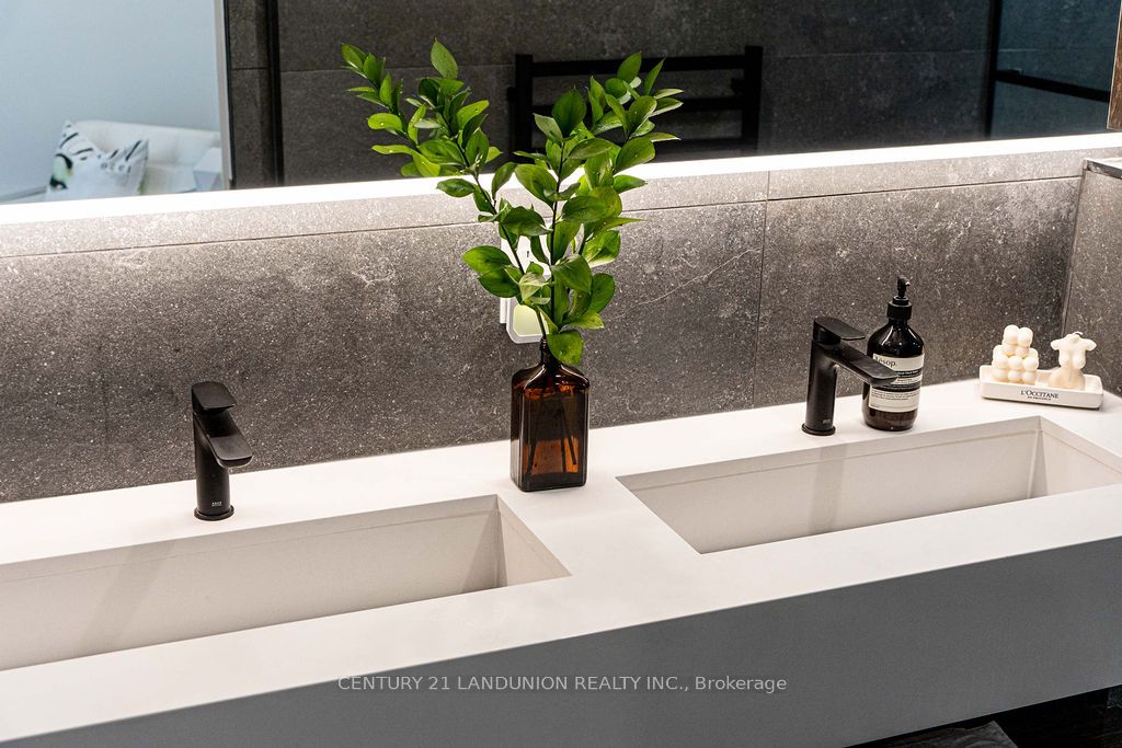 102 Bloor Street W, #203
